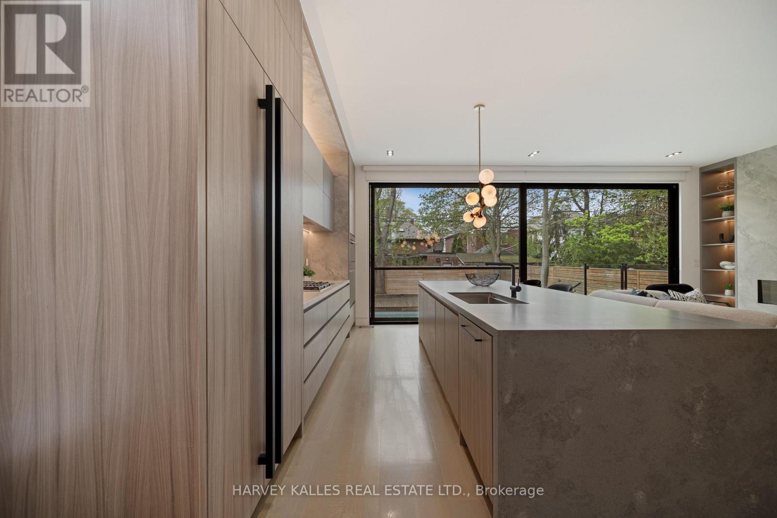 52 Elmsthorpe Avenue, Toronto, Ontario  M5P 2L7 - Photo 17 - C13112872