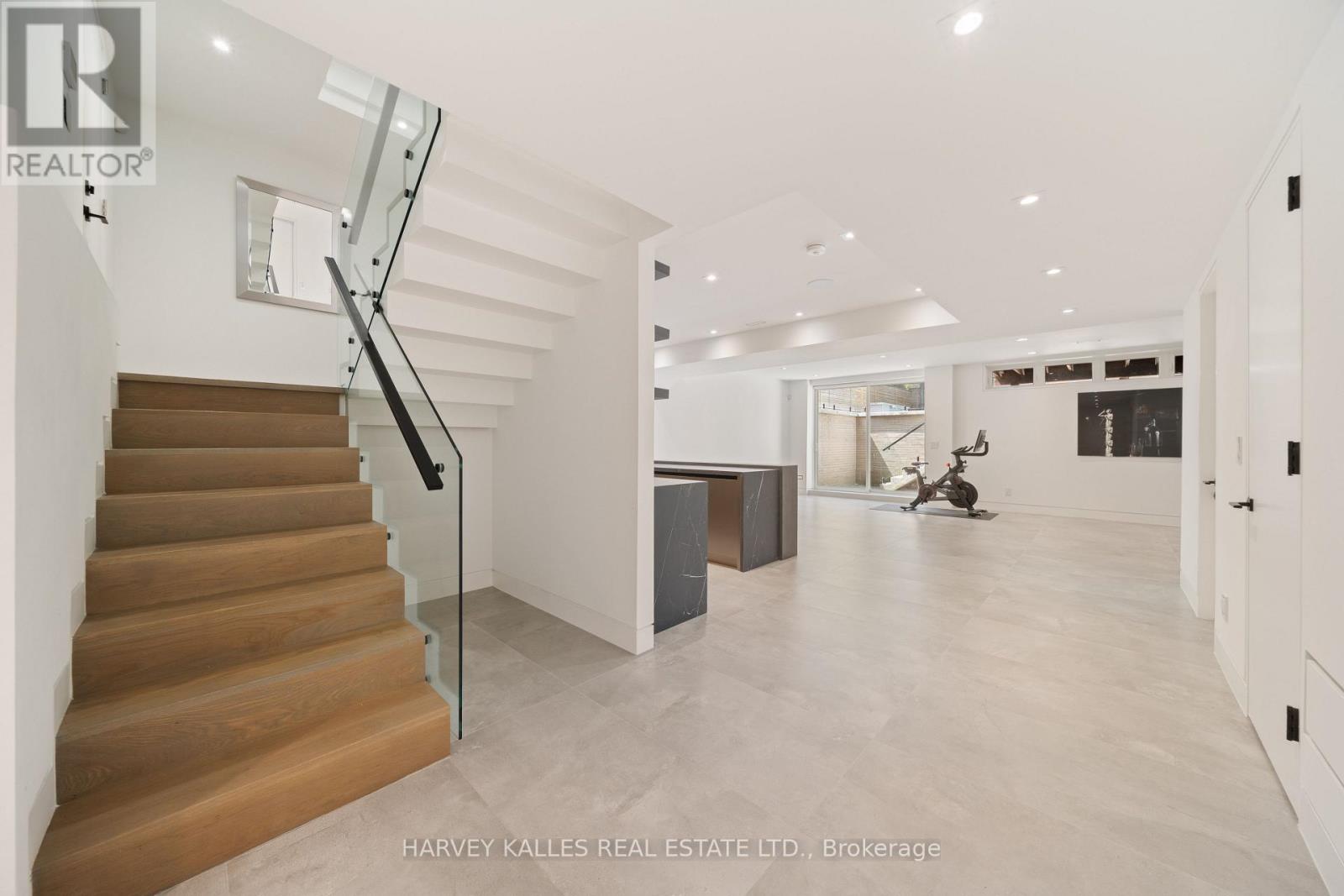 52 Elmsthorpe Avenue, Toronto, Ontario  M5P 2L7 - Photo 34 - C13112872