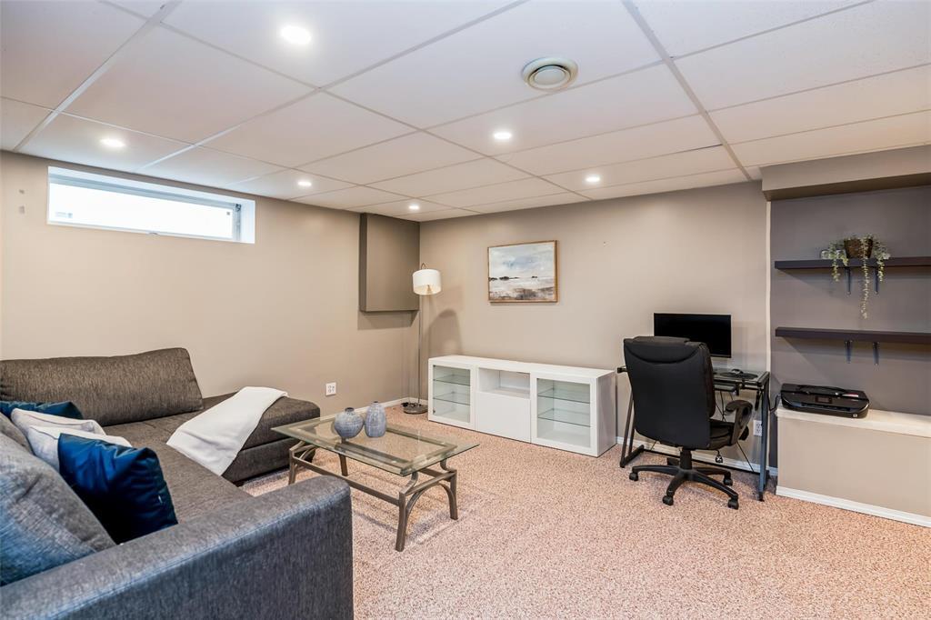 68 High Lake Bay, Winnipeg, Manitoba R3T 5T2 - Photo 31 - 202610107