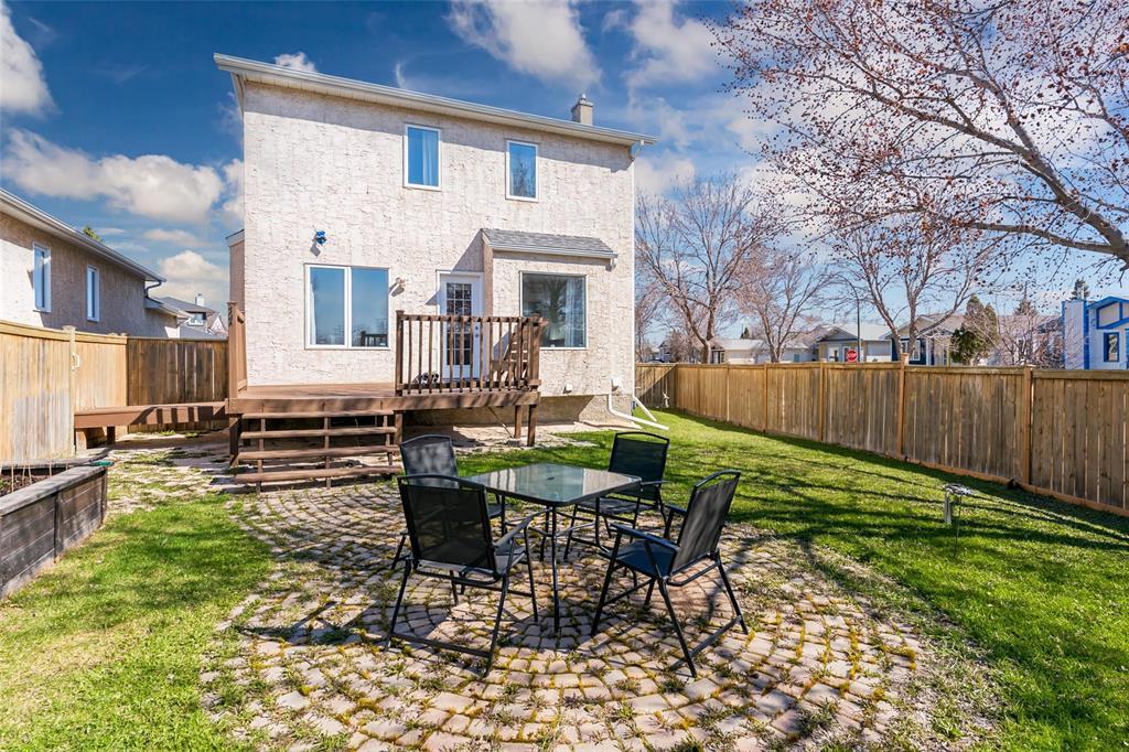 68 High Lake Bay, Winnipeg, Manitoba R3T 5T2 - Photo 35 - 202610107