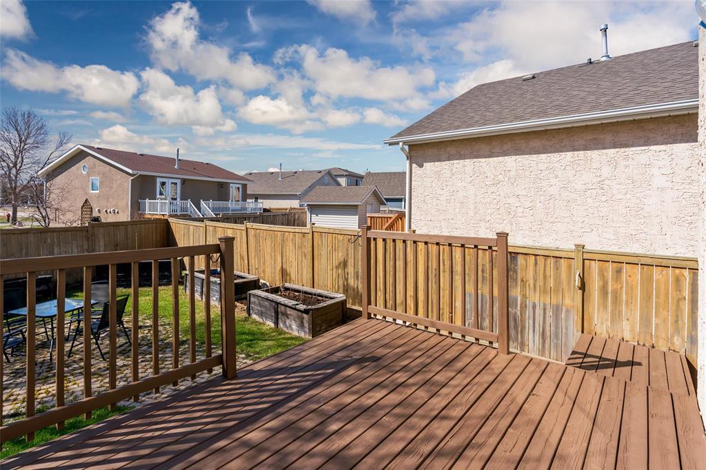 68 High Lake Bay, Winnipeg, Manitoba R3T 5T2 - Photo 36 - 202610107
