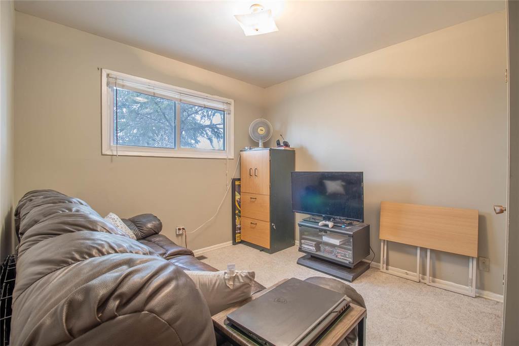 98 Poplar Crescent, Steinbach, Manitoba  R5G 0H4 - Photo 6 - 202610143