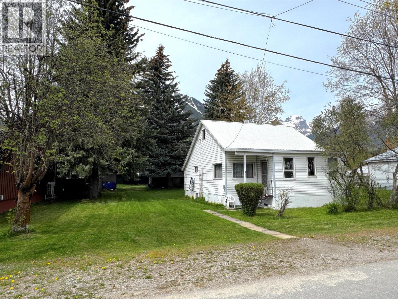 621 9th Avenue, Fernie, British Columbia V0B 1M0 - Photo 1 - 10386266