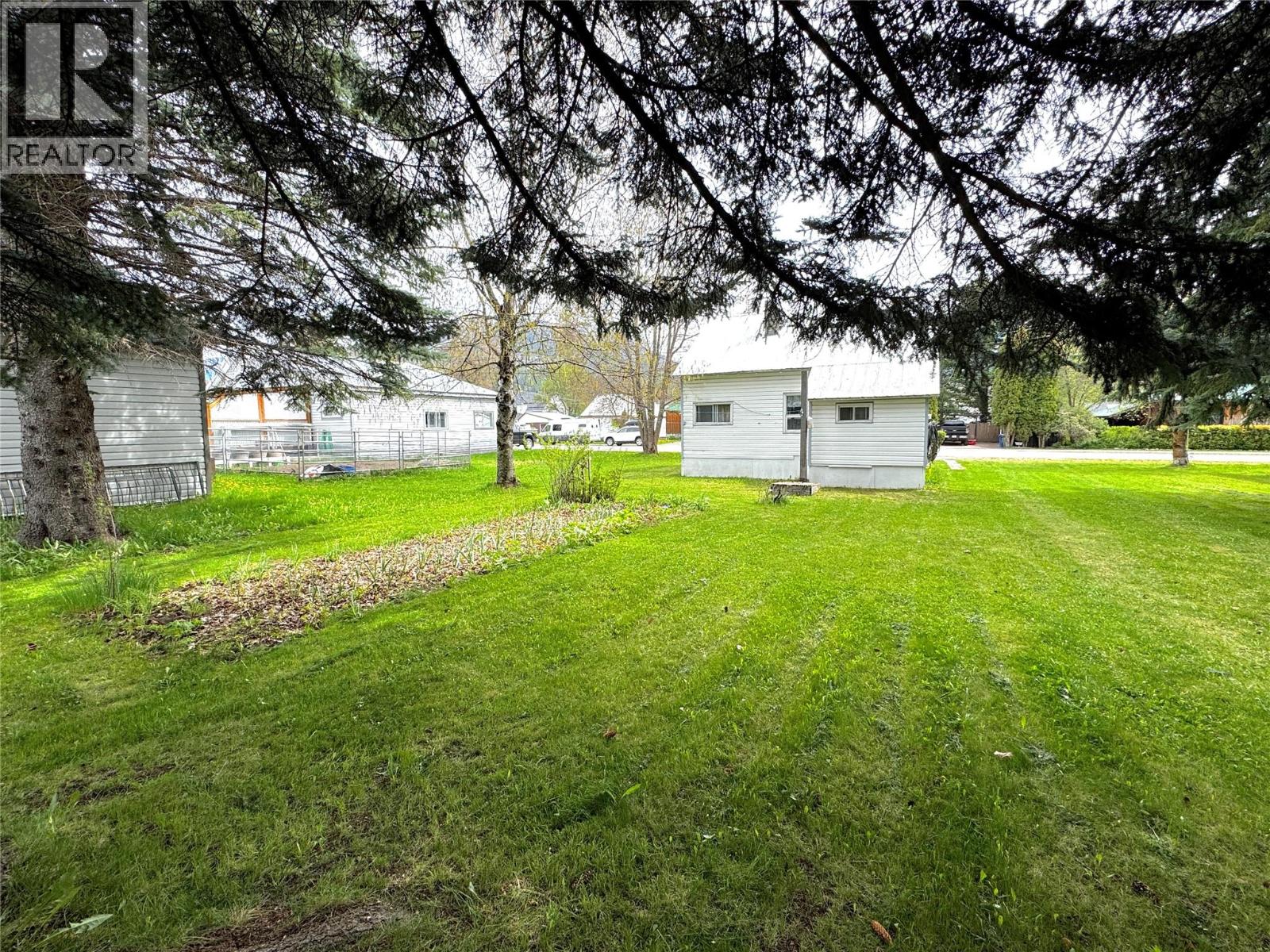 621 9th Avenue, Fernie, British Columbia V0B 1M0 - Photo 15 - 10386266