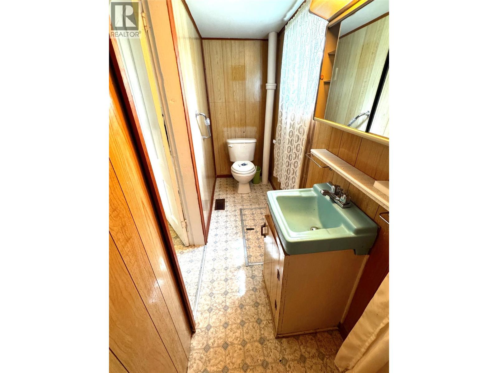 621 9th Avenue, Fernie, British Columbia V0B 1M0 - Photo 10 - 10386266
