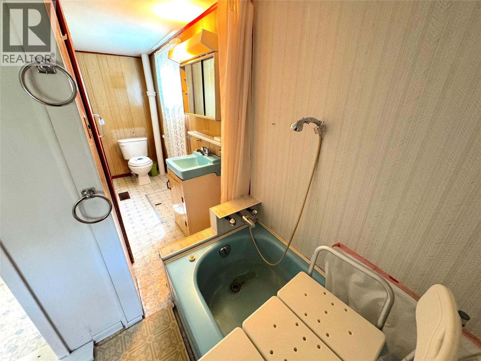 621 9th Avenue, Fernie, British Columbia V0B 1M0 - Photo 12 - 10386266