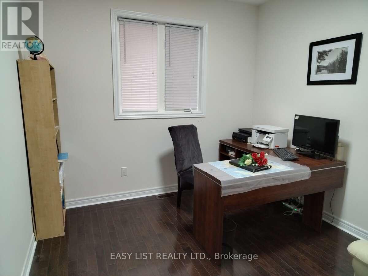 16 Grovewood Street, Richmond Hill, Ontario  L4E 4X4 - Photo 11 - N13112878
