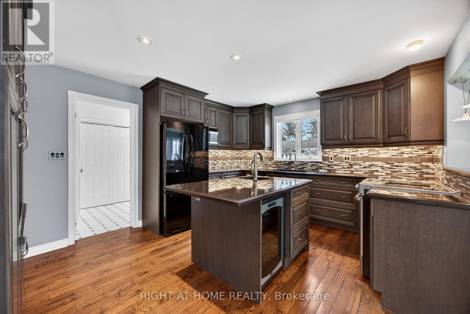 54 Highland Drive, Oro-Medonte, Ontario  L0L 2L0 - Photo 16 - S13112972