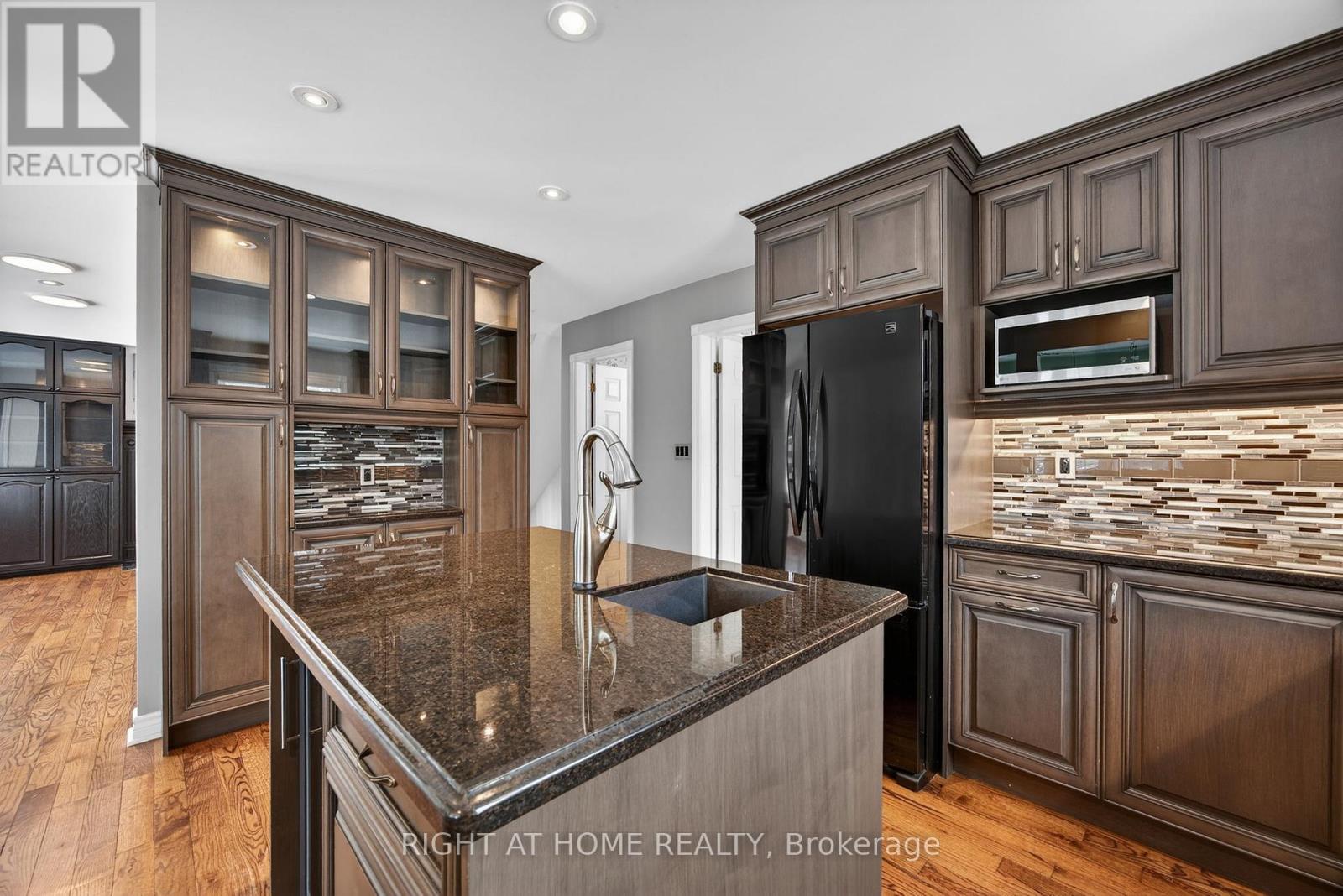 54 Highland Drive, Oro-Medonte, Ontario  L0L 2L0 - Photo 17 - S13112972