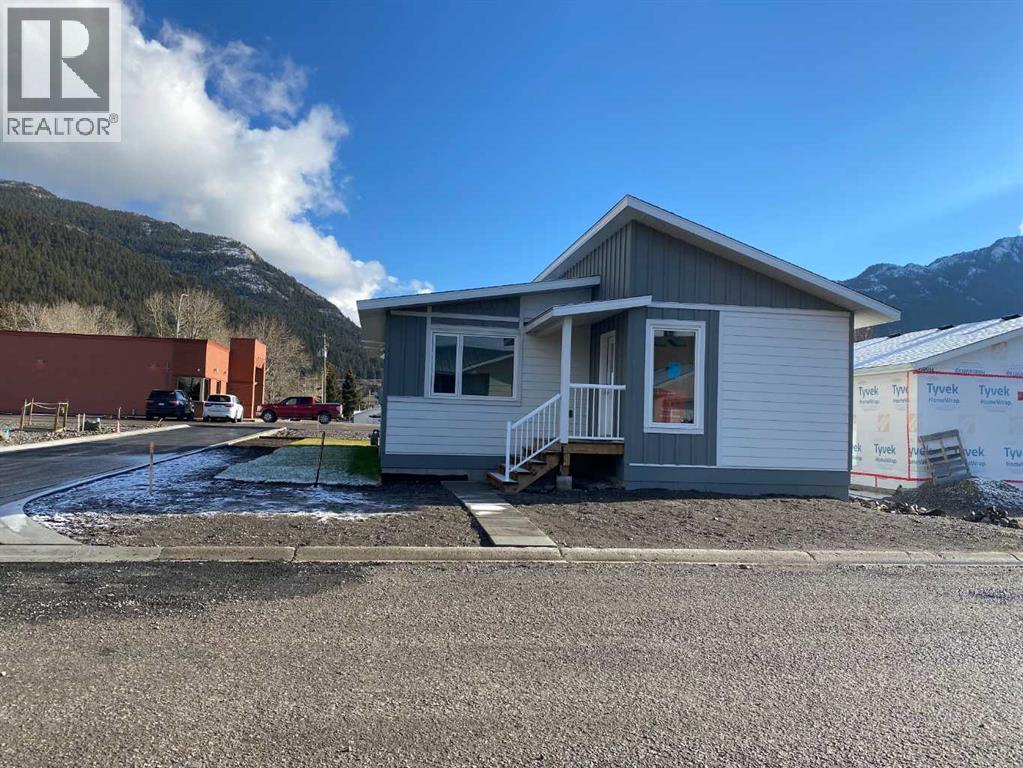 2131 128 Street, Blairmore, Alberta T0K 0E0 - Photo 1 - A2253833