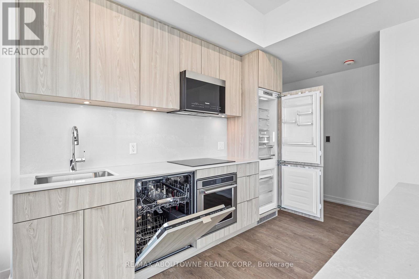 806 - 251 Masonry Way, Mississauga, Ontario  L5H 0B2 - Photo 20 - W13112852