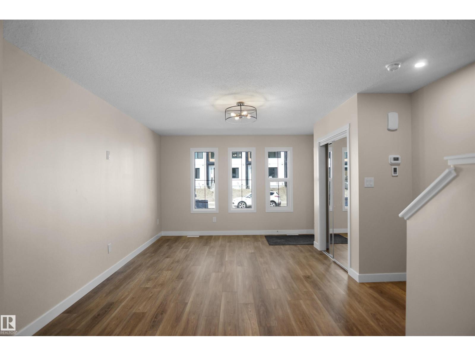 19447 22 Av NW, Edmonton, Alberta  T6M 3J3 - Photo 4 - E4473957
