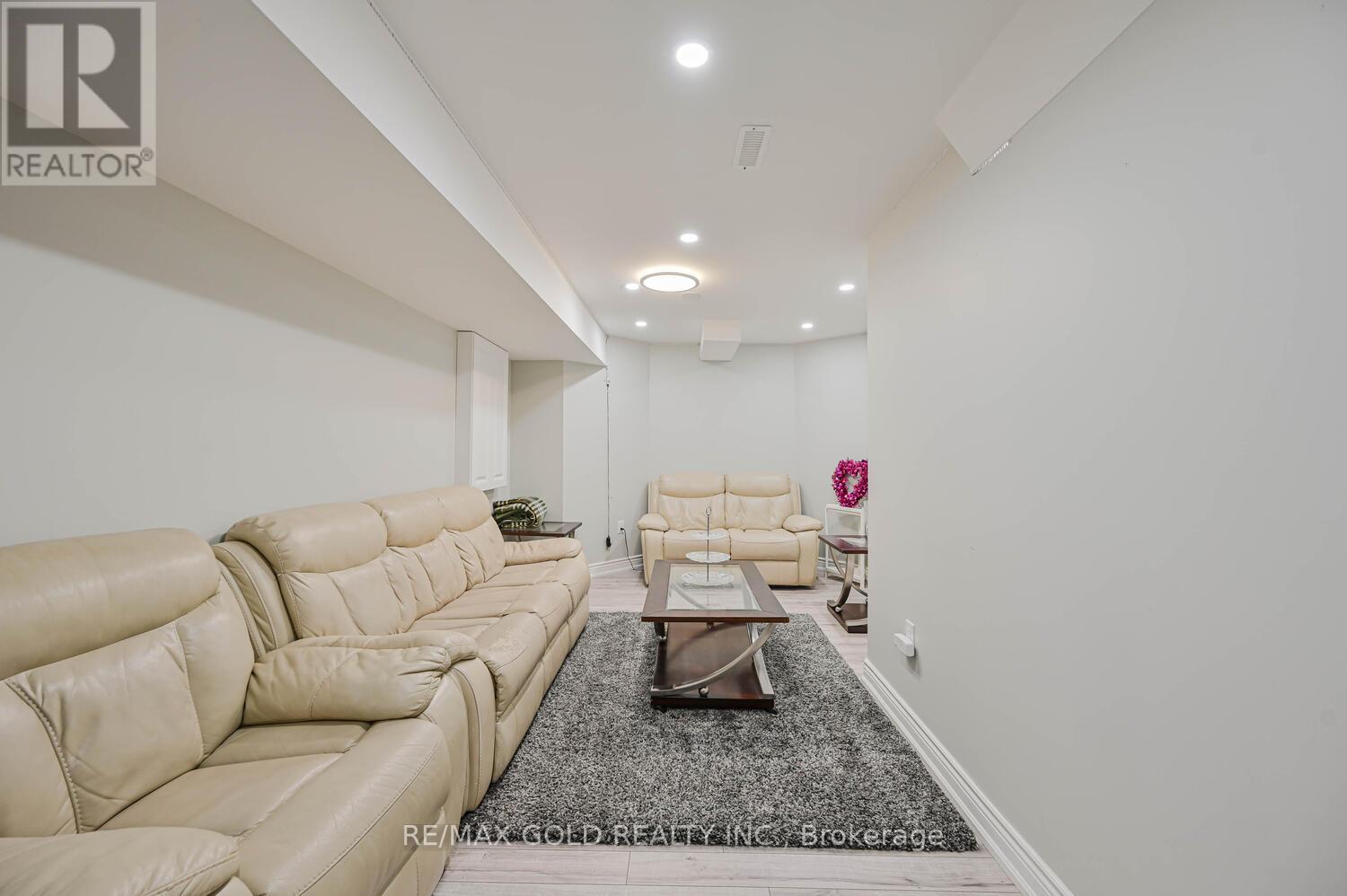 15 Vanwood Crescent, Brampton, Ontario  L6P 2X4 - Photo 44 - W13112974