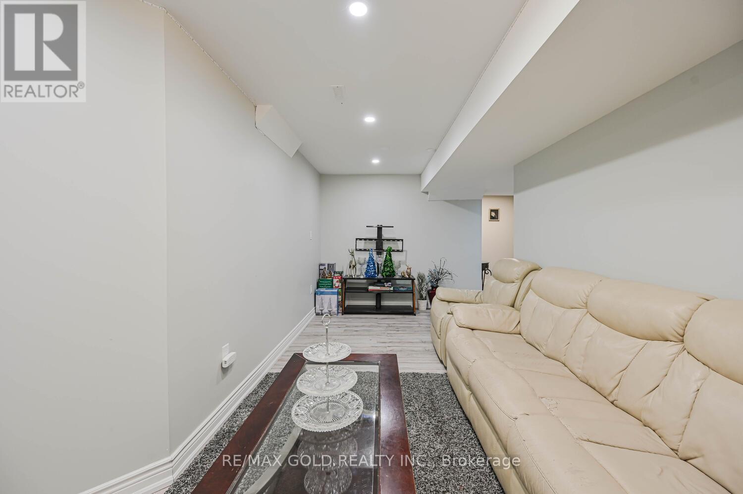 15 Vanwood Crescent, Brampton, Ontario  L6P 2X4 - Photo 45 - W13112974