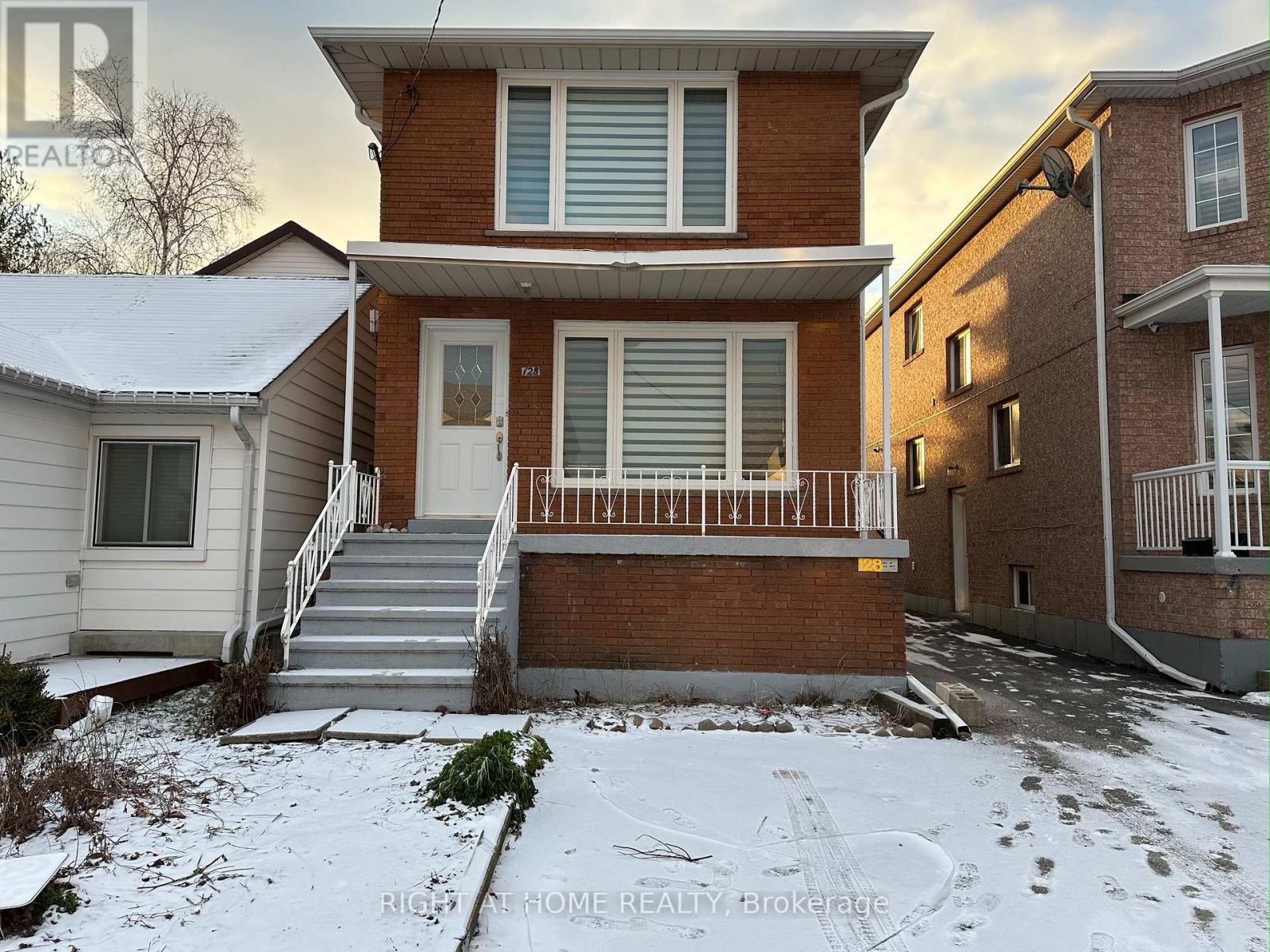 128 TWENTY SECOND STREET, Toronto, Ontario