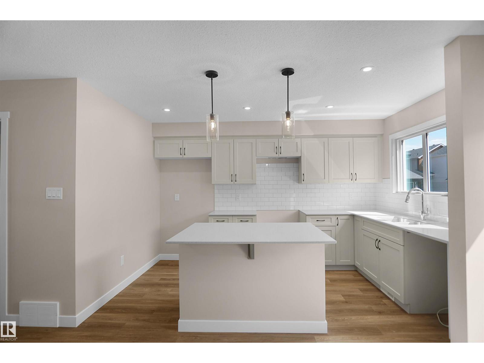 19447 22 Av NW, Edmonton, Alberta  T6M 3J3 - Photo 13 - E4473957