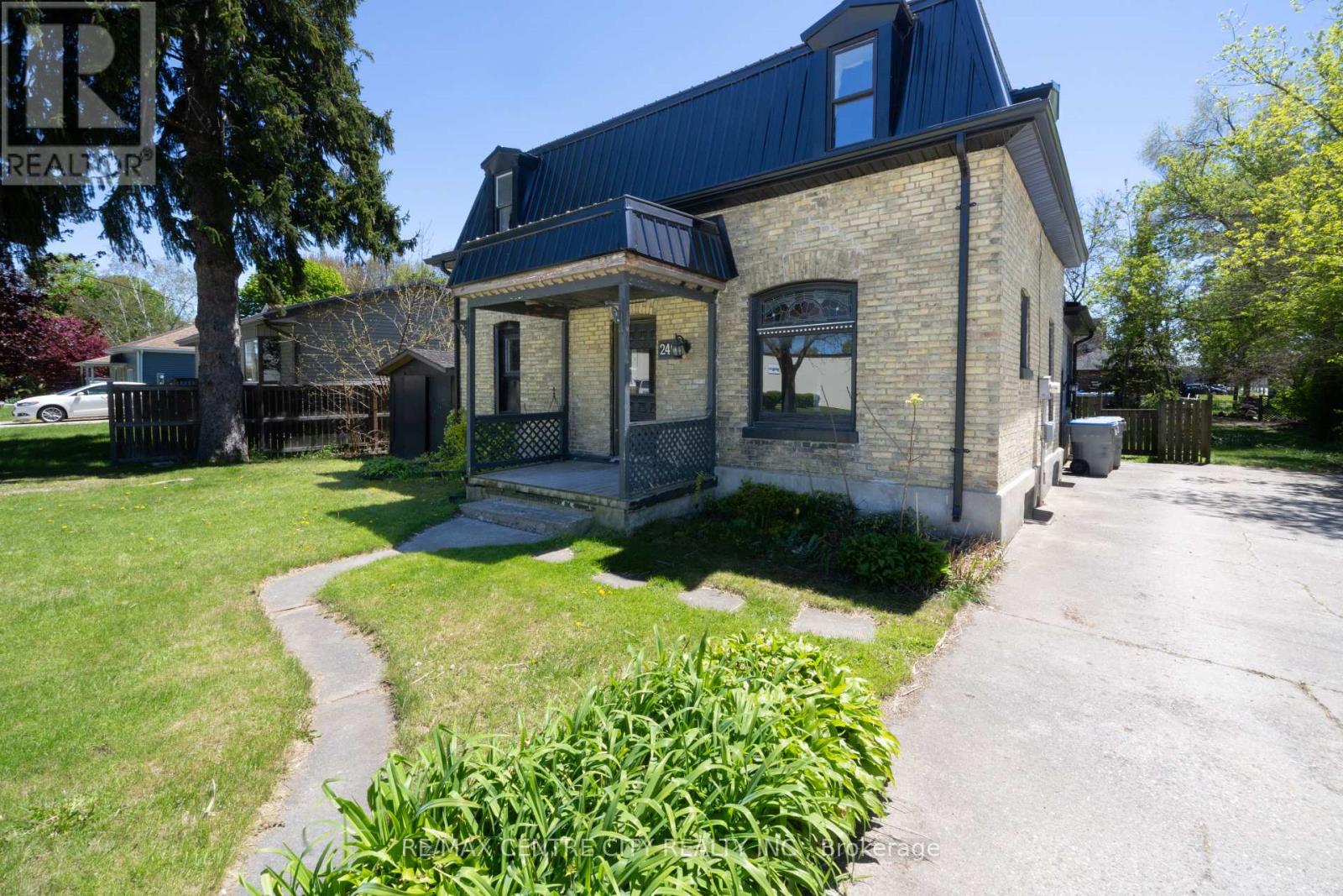 240 MAITLAND STREET, Strathroy-Caradoc, Ontario