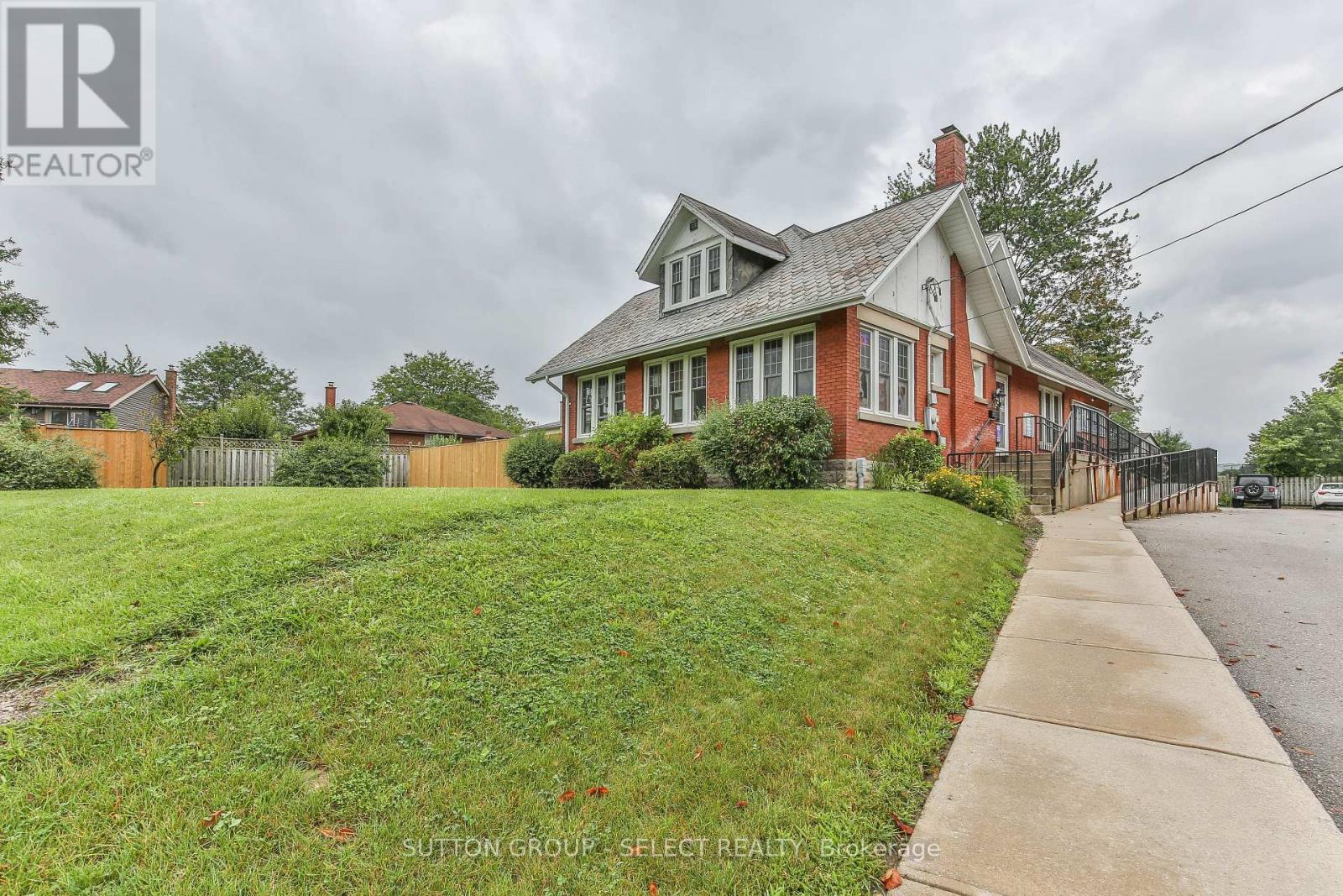 1255 Southdale Road E, London South, Ontario  N6E 1B3 - Photo 4 - X13113230