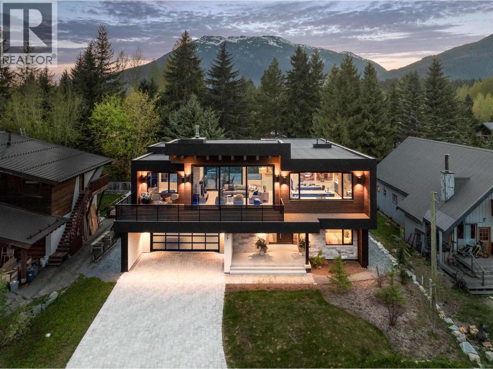 7313 Toni Sailer Lane, Whistler, British Columbia  V8E 0E3 - Photo 2 - R3111973