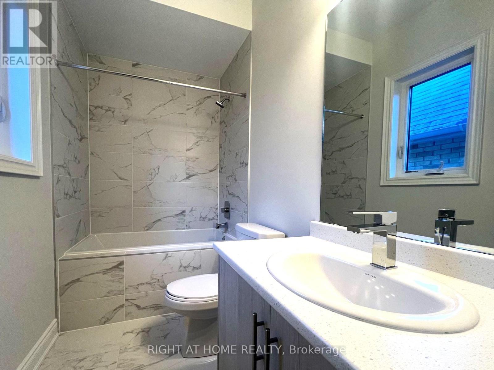 154 Rowe Street, Bradford West Gwillimbury, Ontario  L3Z 4N2 - Photo 23 - N13077364