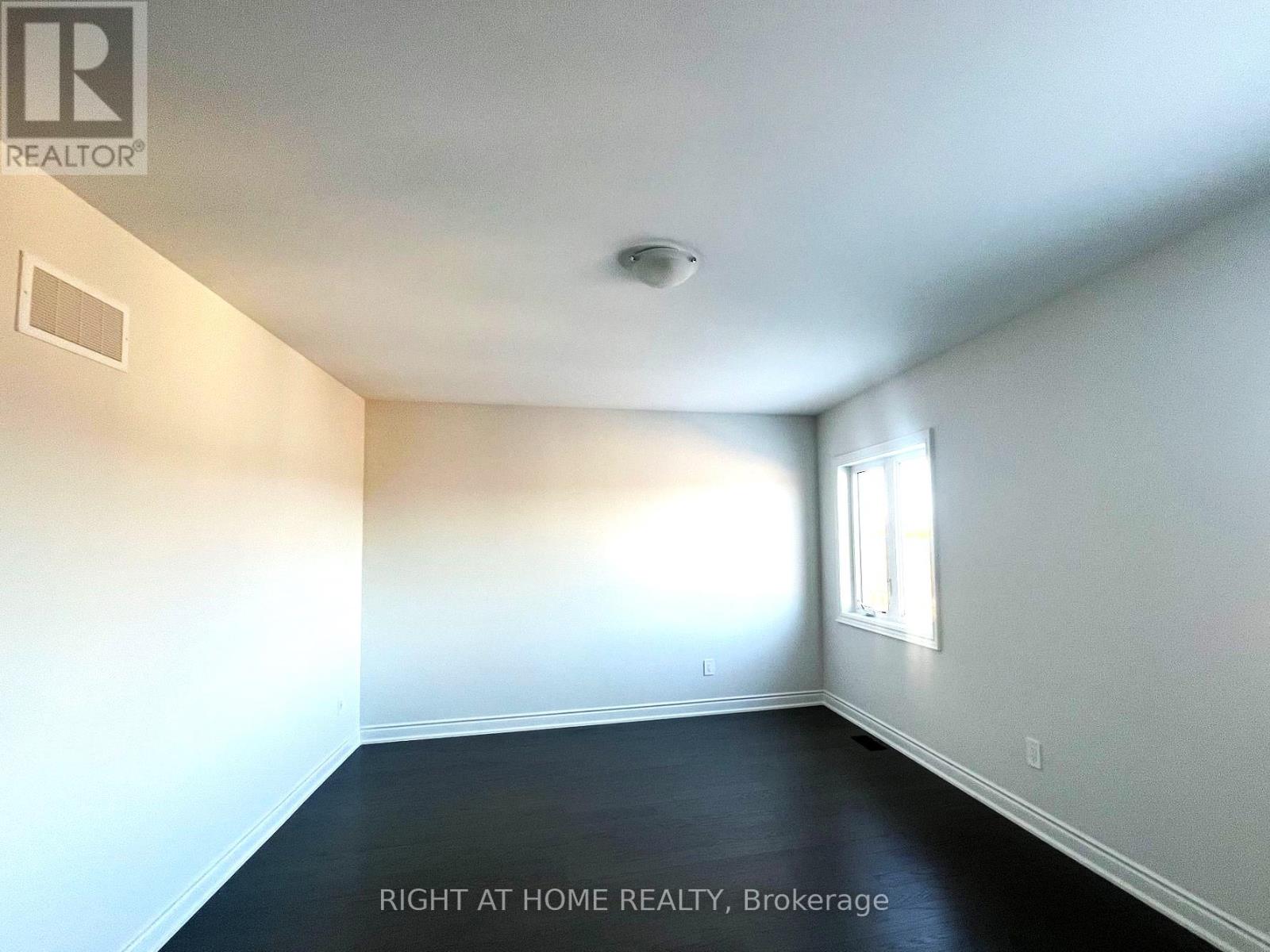 154 Rowe Street, Bradford West Gwillimbury, Ontario  L3Z 4N2 - Photo 17 - N13077364