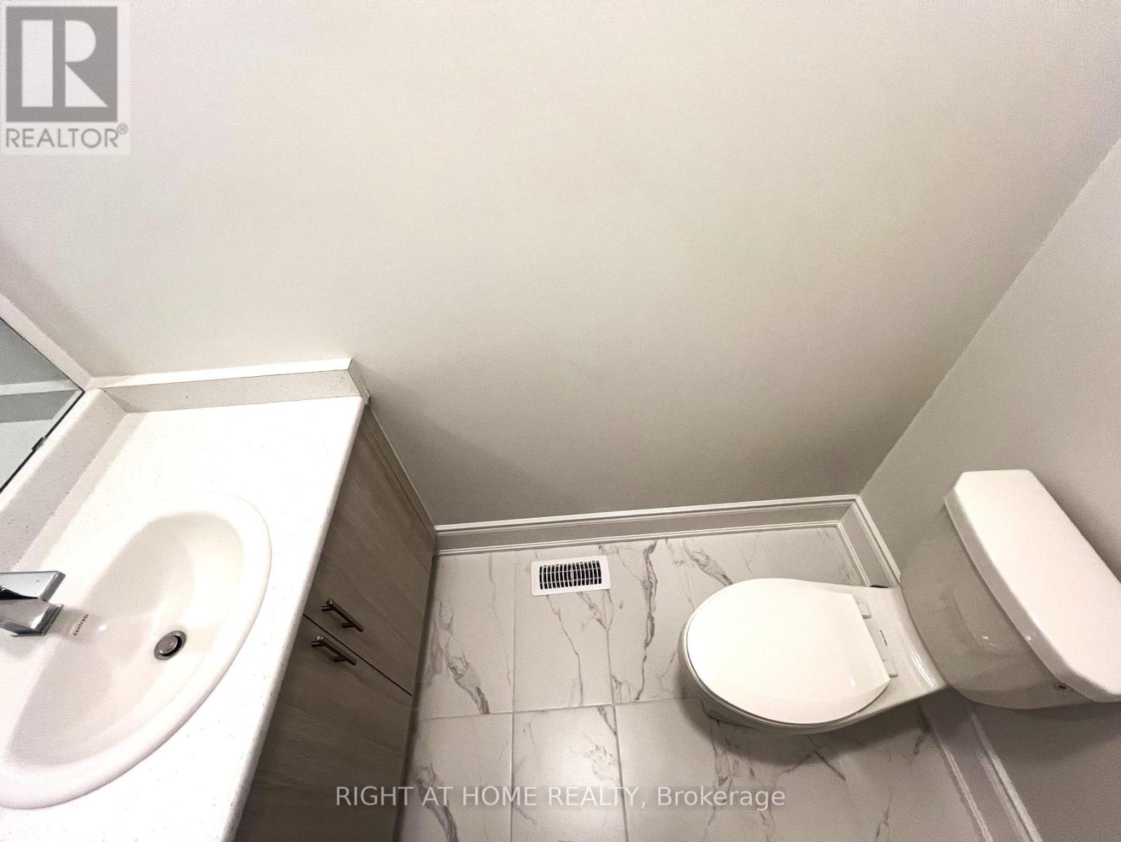 154 Rowe Street, Bradford West Gwillimbury, Ontario  L3Z 4N2 - Photo 14 - N13077364