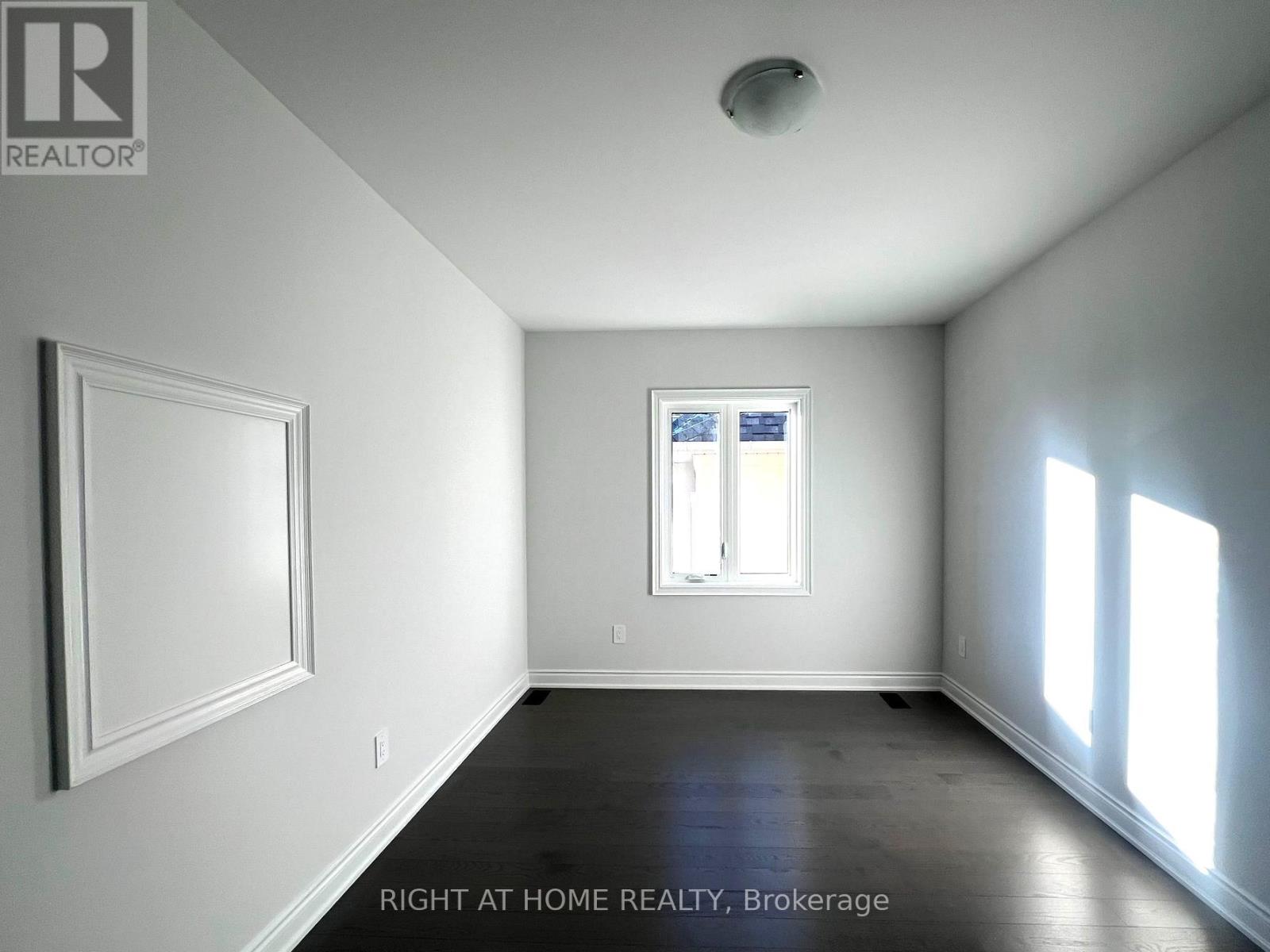 154 Rowe Street, Bradford West Gwillimbury, Ontario  L3Z 4N2 - Photo 22 - N13077364