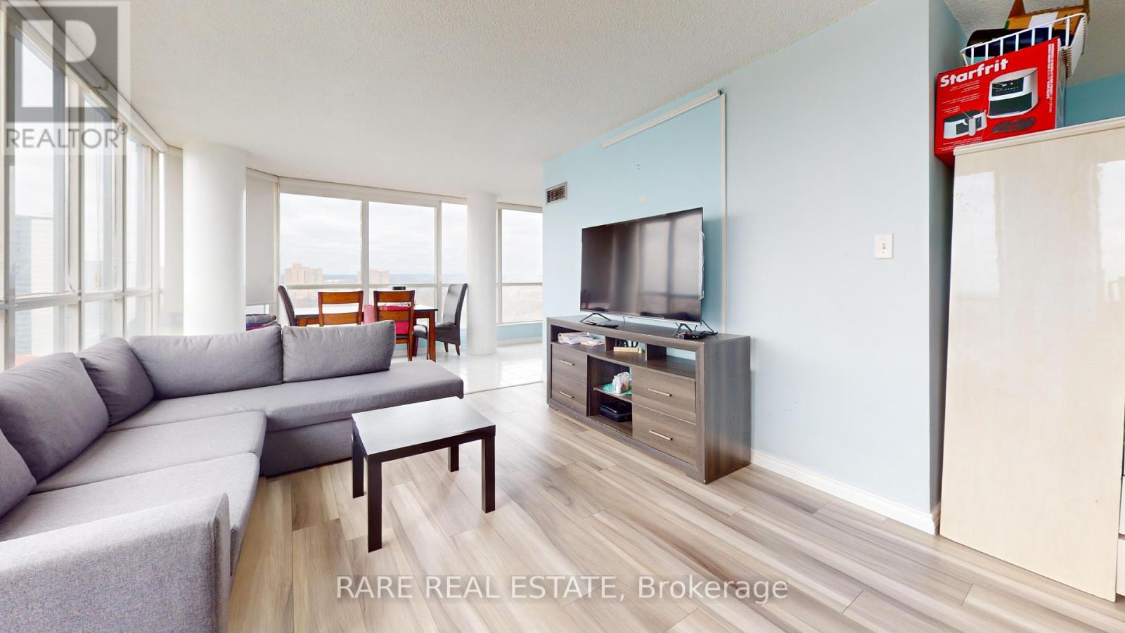 1517 - 1 Rowntree Road, Toronto, Ontario  M9V 5G7 - Photo 4 - W13112102