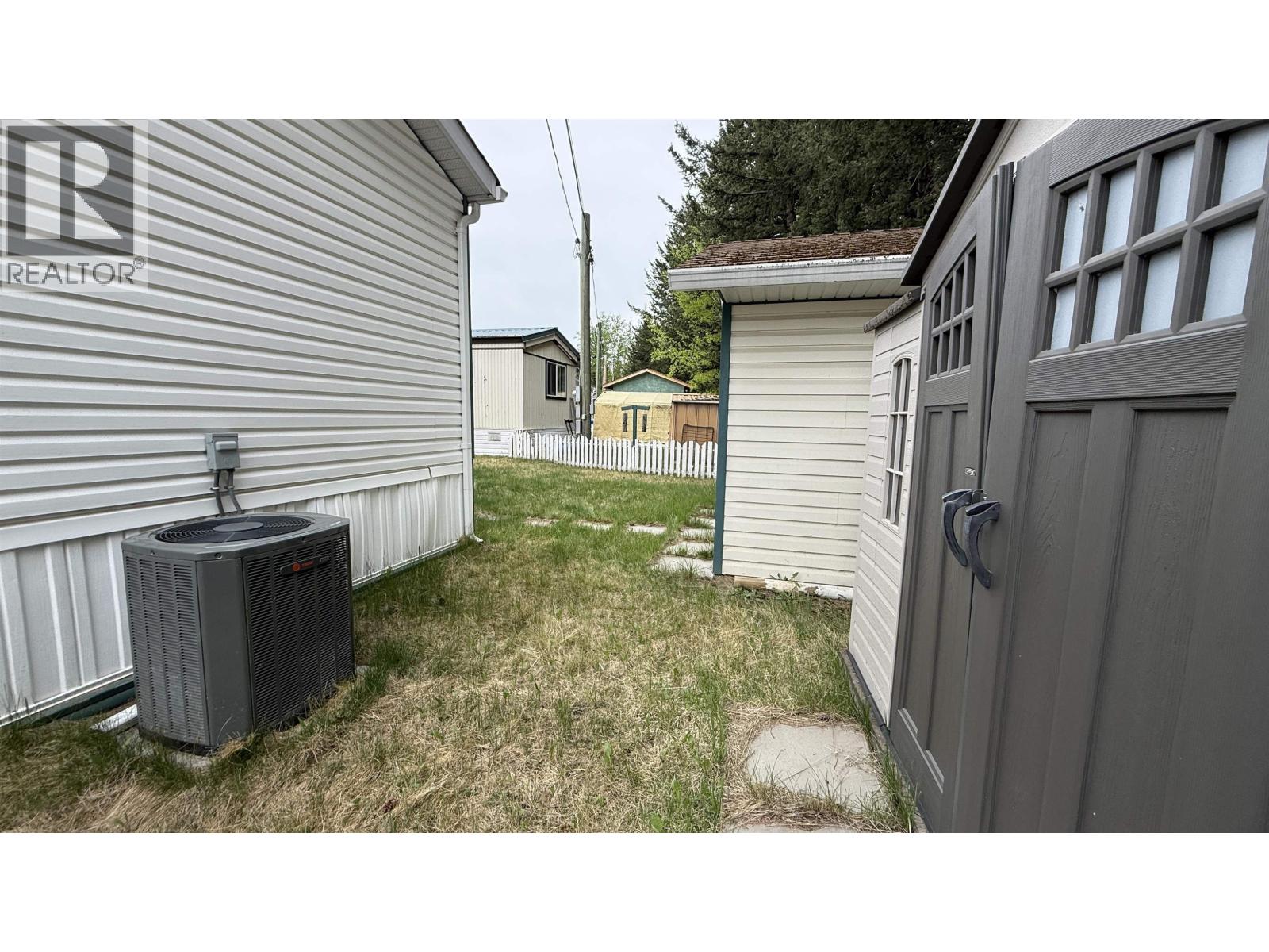 47 375 Horse Lake Road, 100 Mile House, British Columbia  V0K 2E0 - Photo 16 - R3122117