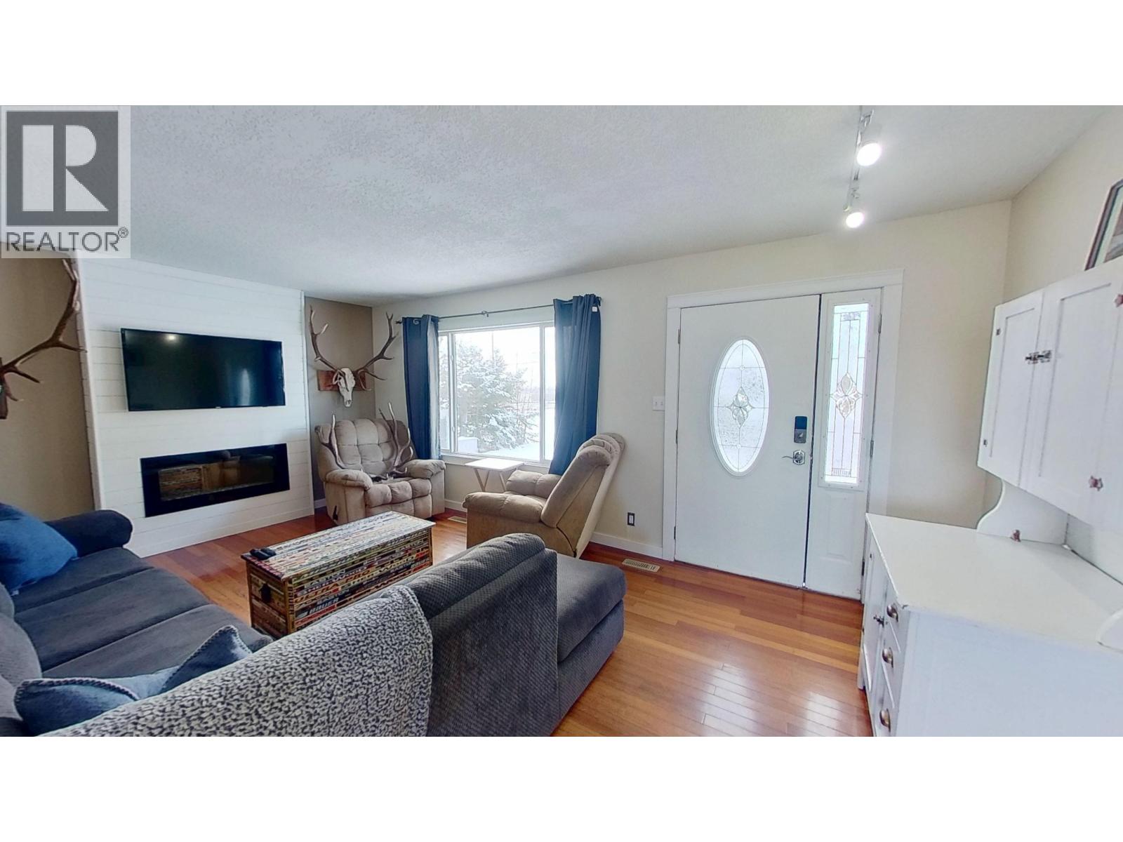 8824 Pine Road, Fort St. John, British Columbia  V1J 4M7 - Photo 5 - R3122071