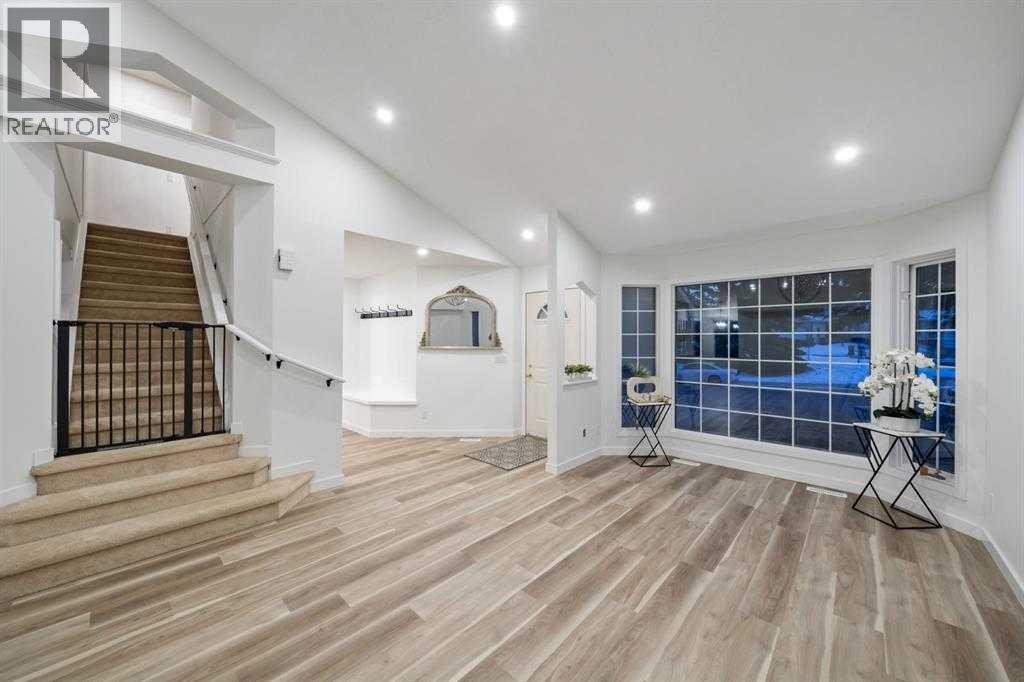 16 Sandringham Close Nw, Calgary, Alberta  T3K 3W8 - Photo 16 - A2286563