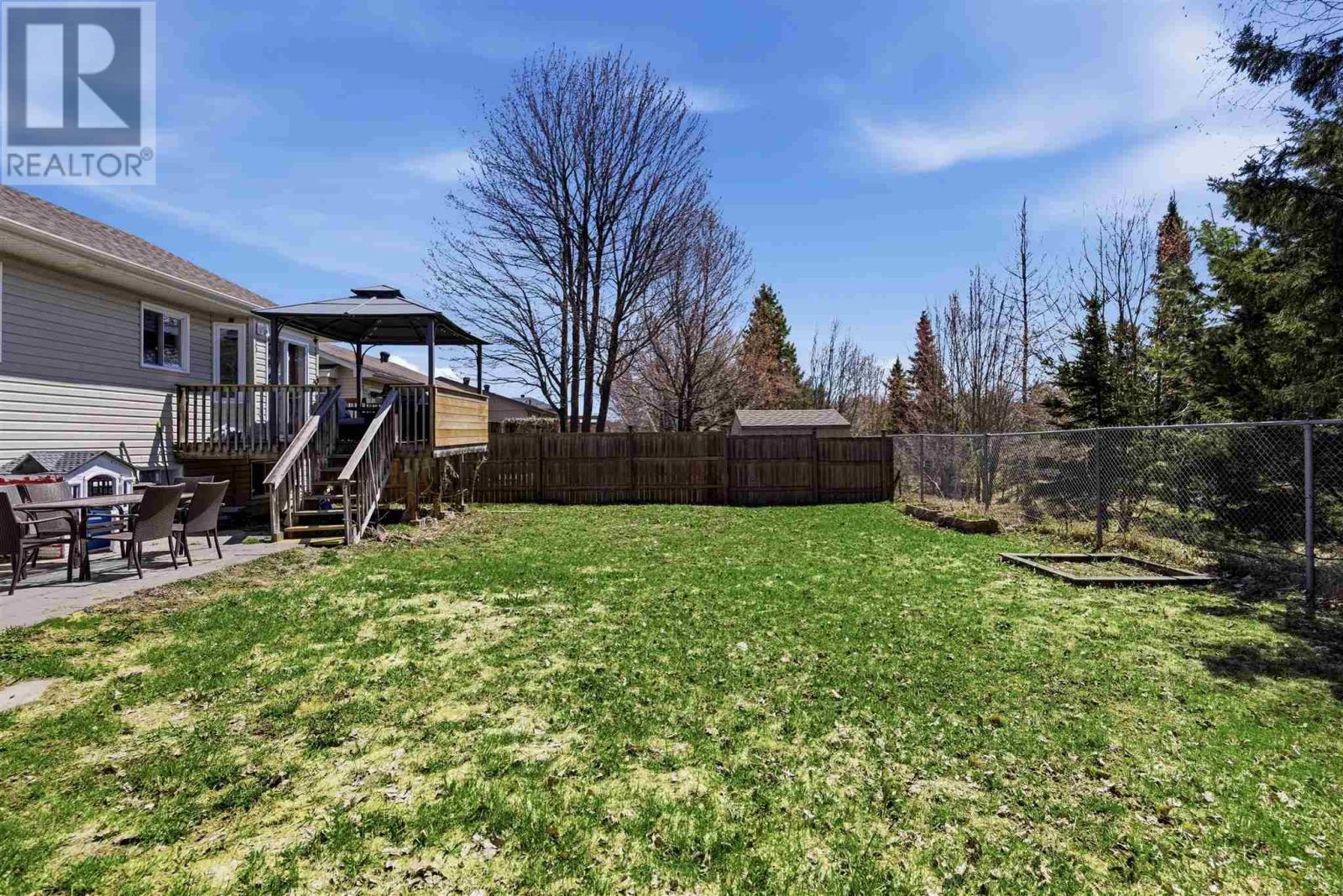 151 Queensgate Blvd, Sault Ste. Marie, Ontario P6A 6X8 - Photo 40 - SM260894
