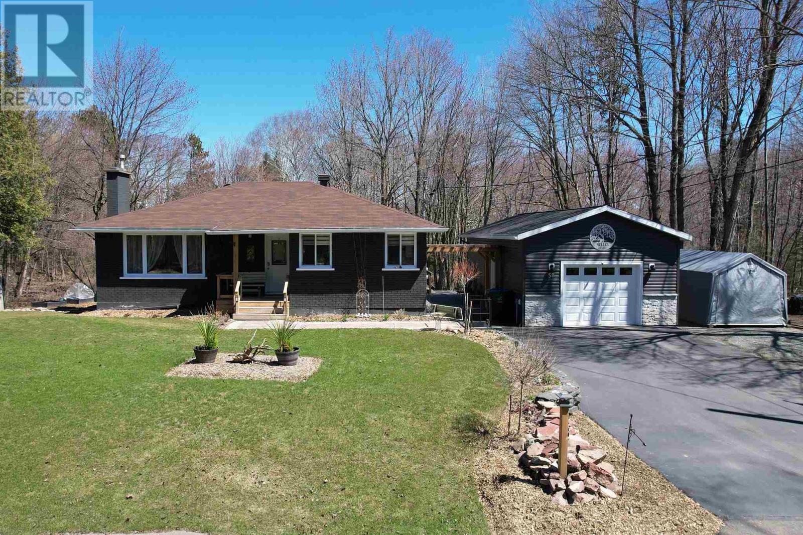 58 Rosita St, Sault Ste. Marie, Ontario  P6C 5R1 - Photo 3 - SM260899