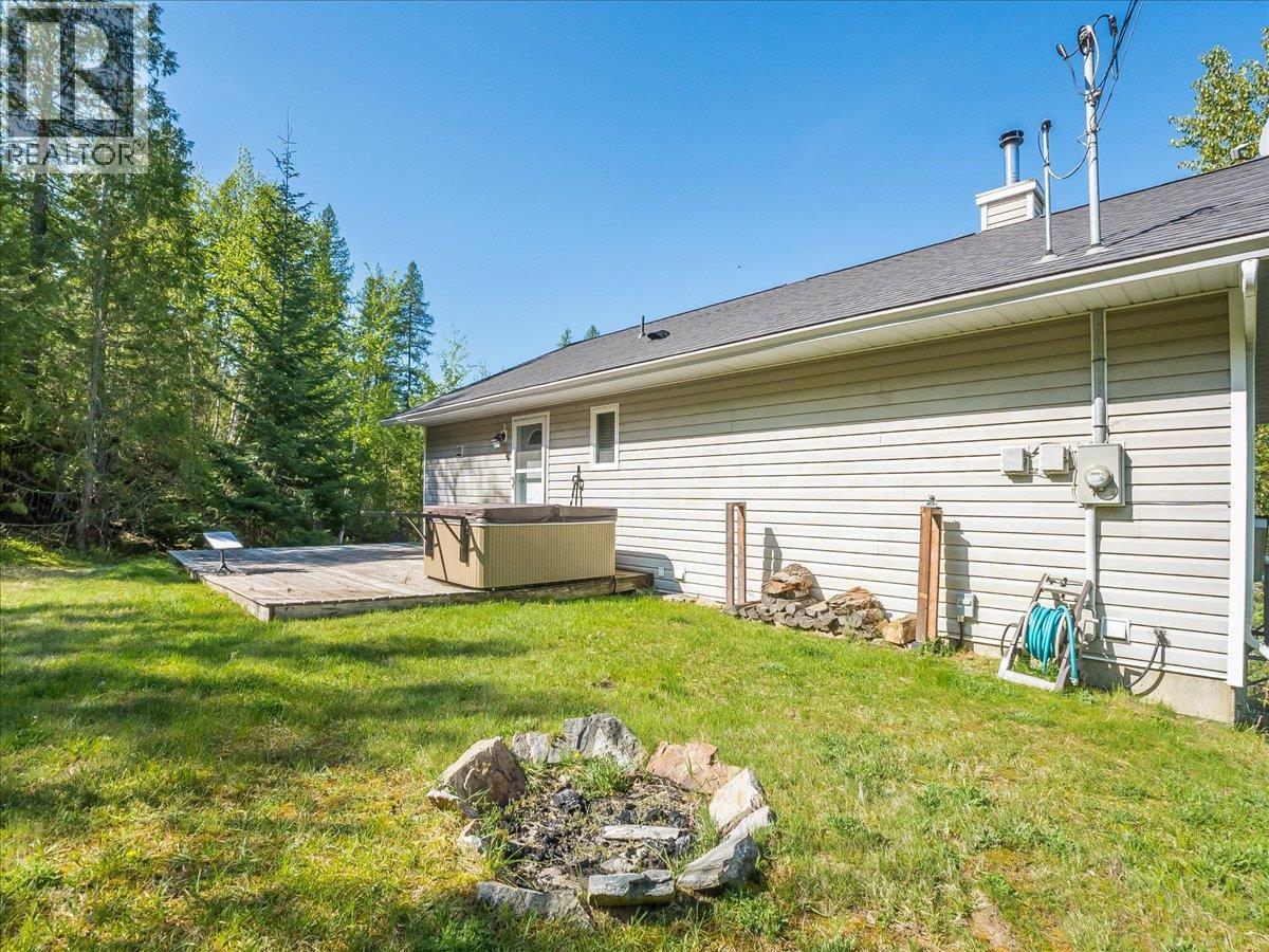 2095 Pass Creek Road, Castlegar, British Columbia  v1n 4t1 - Photo 9 - 10386340