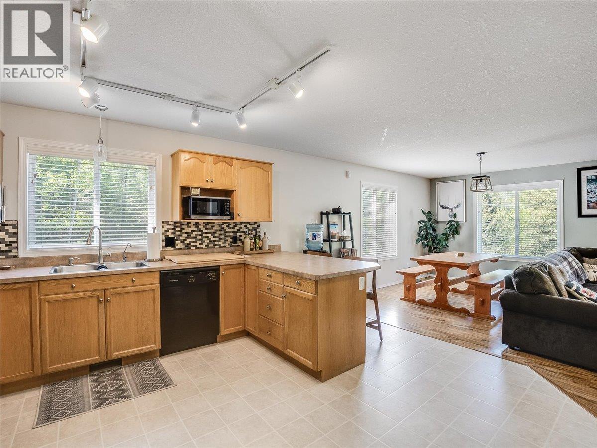 2095 Pass Creek Road, Castlegar, British Columbia  v1n 4t1 - Photo 18 - 10386340