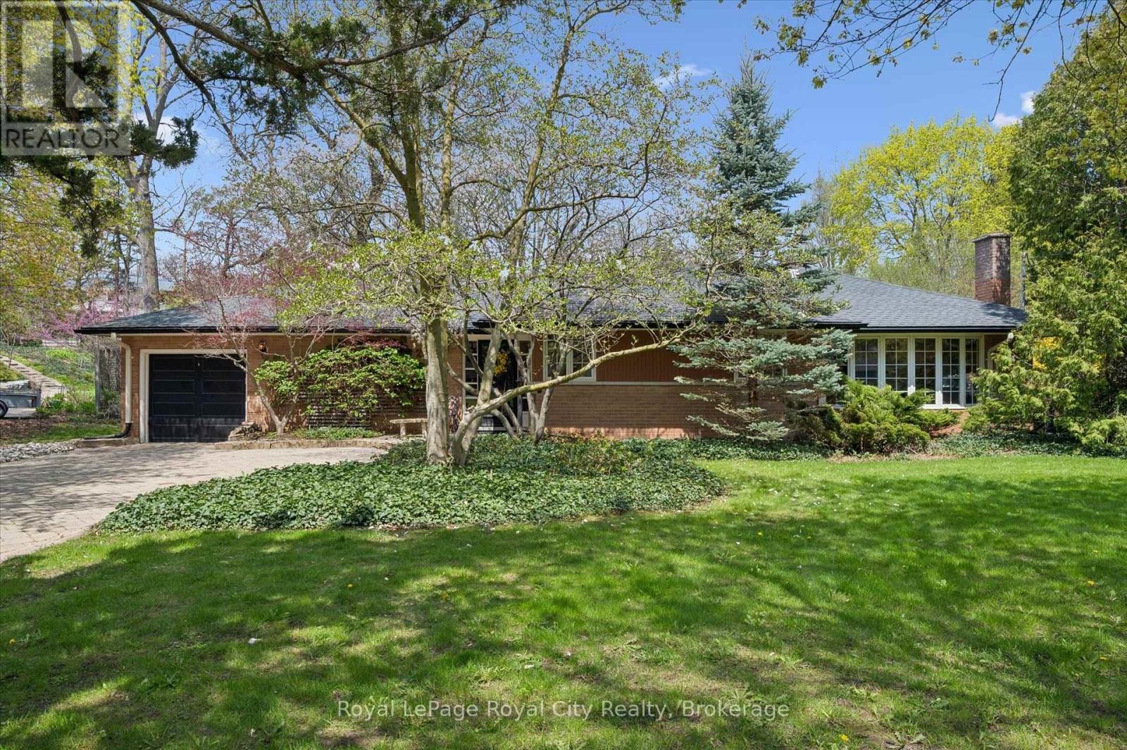 29 LYNWOOD PLACE, Guelph, Ontario