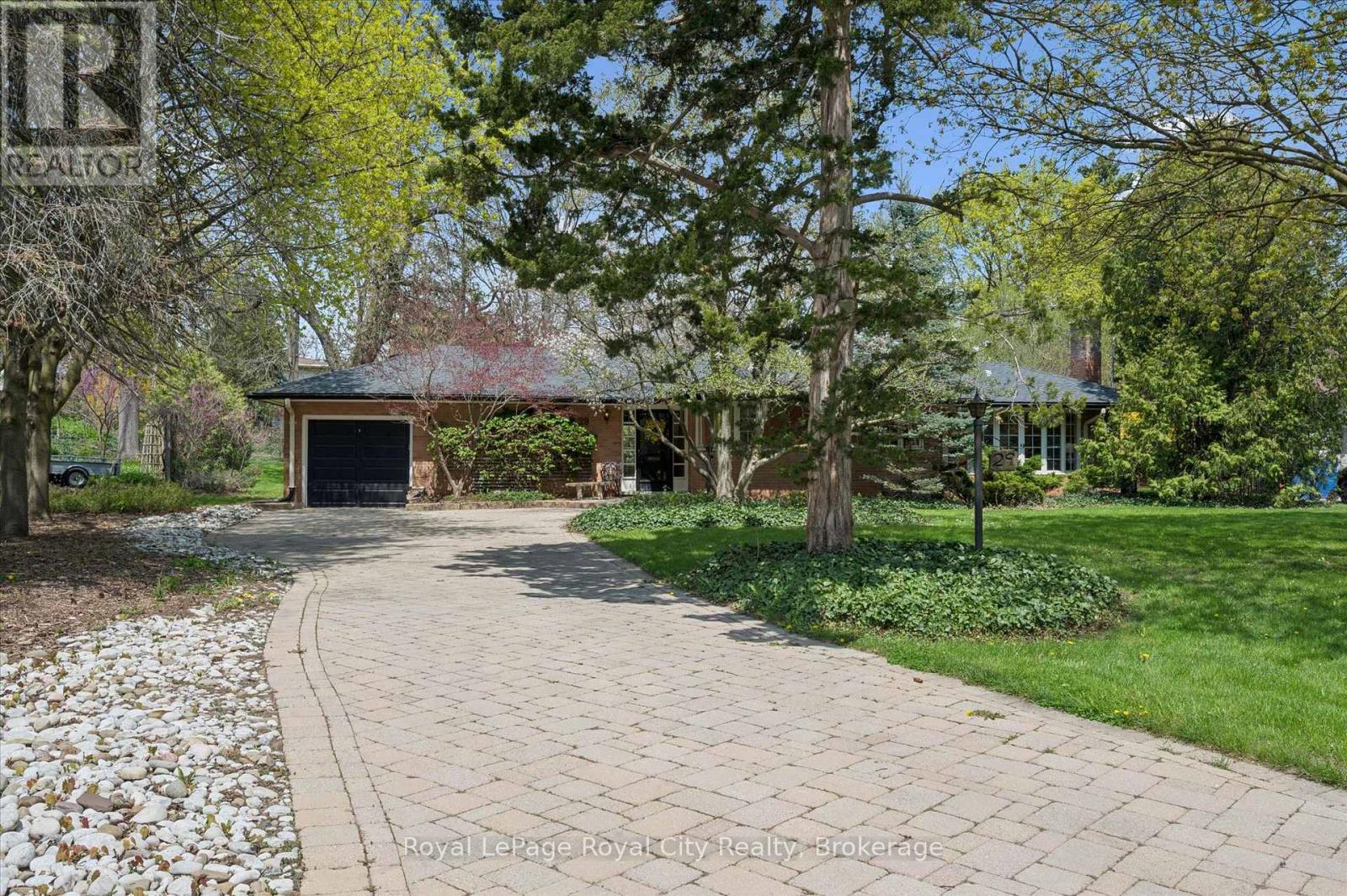 29 Lynwood Place, Guelph, Ontario  N1G 2V9 - Photo 2 - X13113222