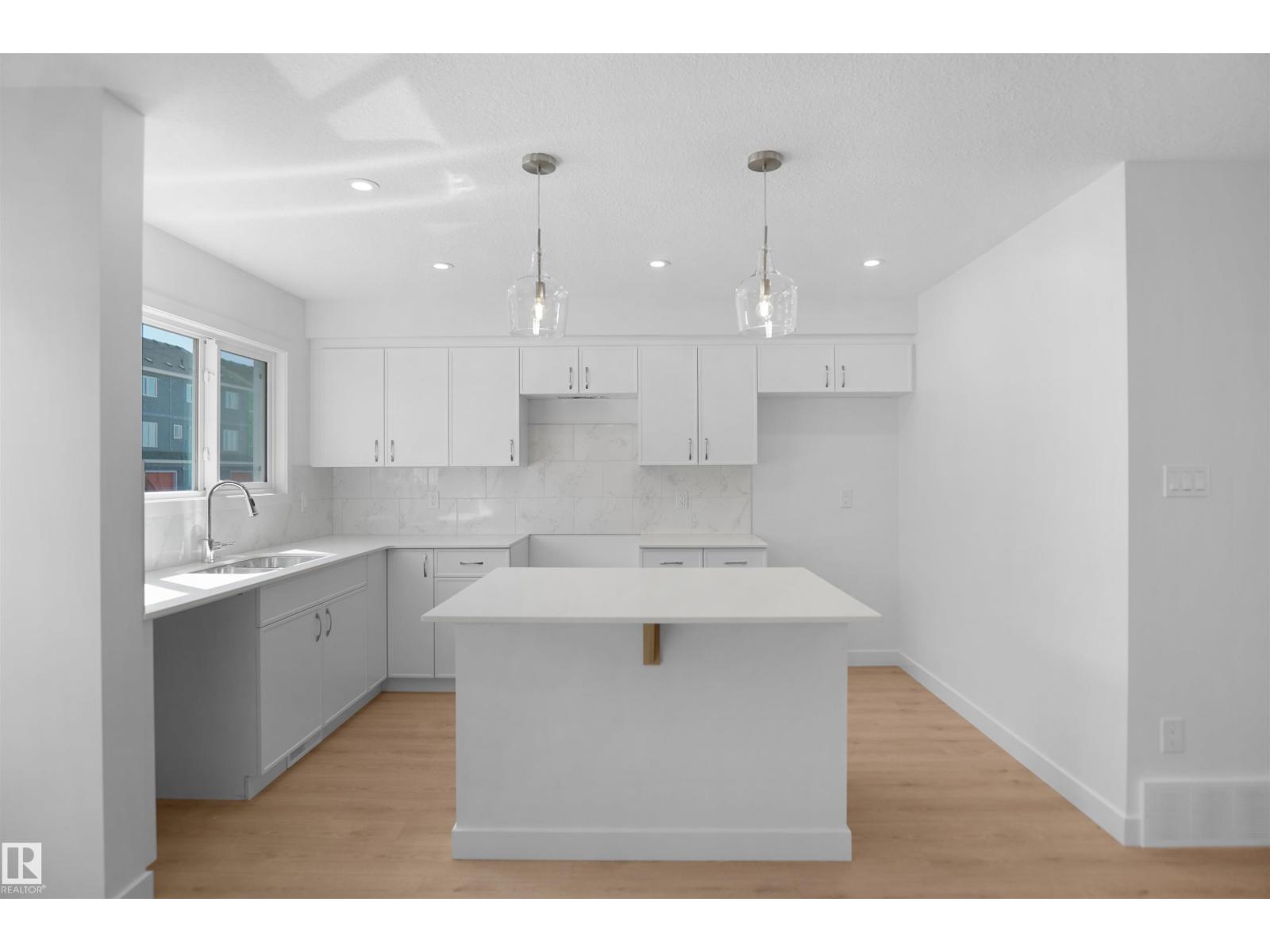 19451 22 Av NW, Edmonton, Alberta  T6M 3J3 - Photo 10 - E4477262