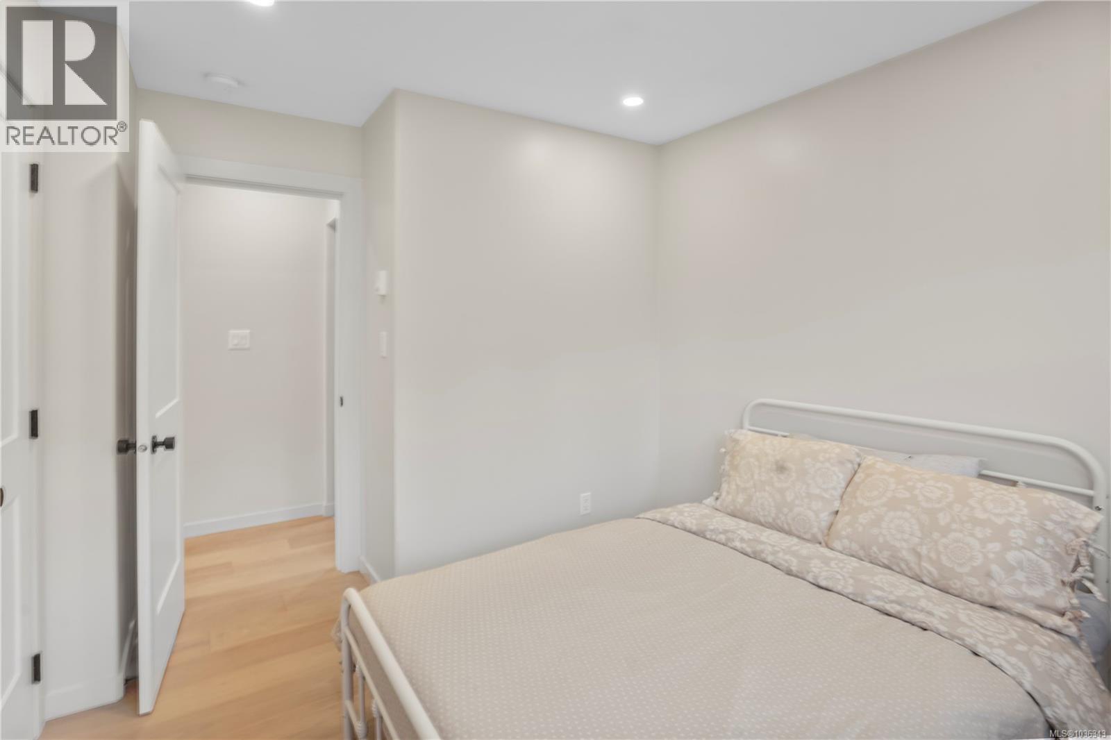 1071 Hyacinth Ave, Saanich, British Columbia  V8Z 2S7 - Photo 21 - 1036343