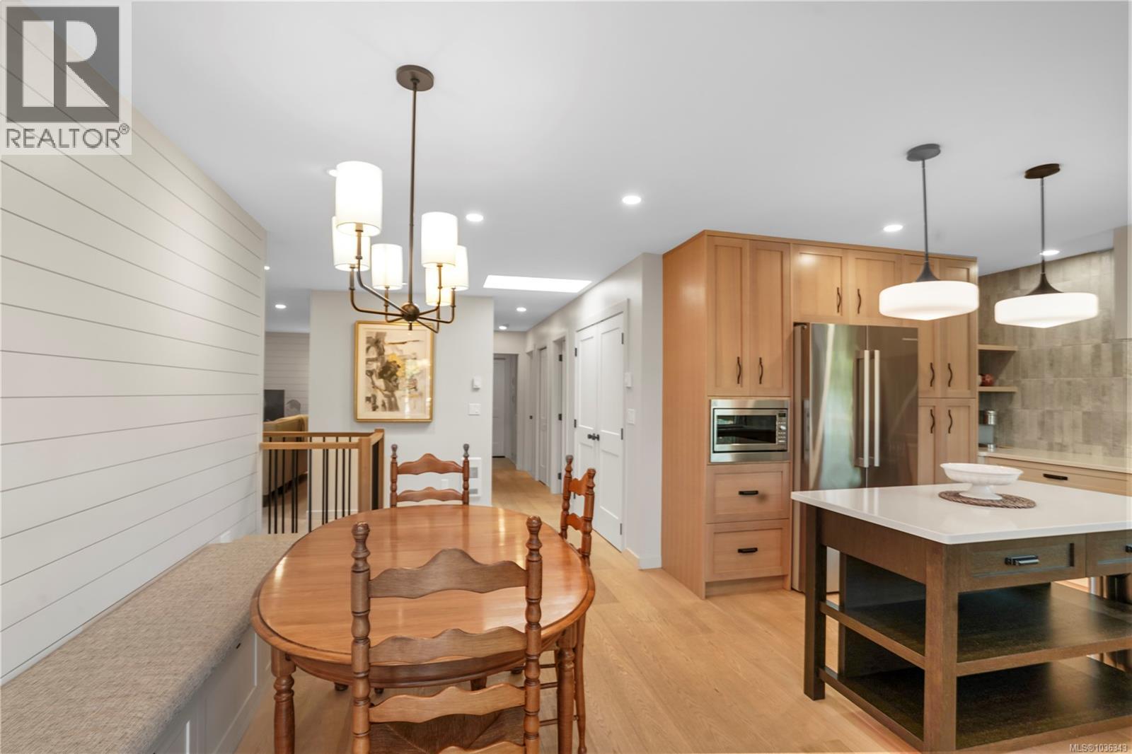 1071 Hyacinth Ave, Saanich, British Columbia  V8Z 2S7 - Photo 8 - 1036343