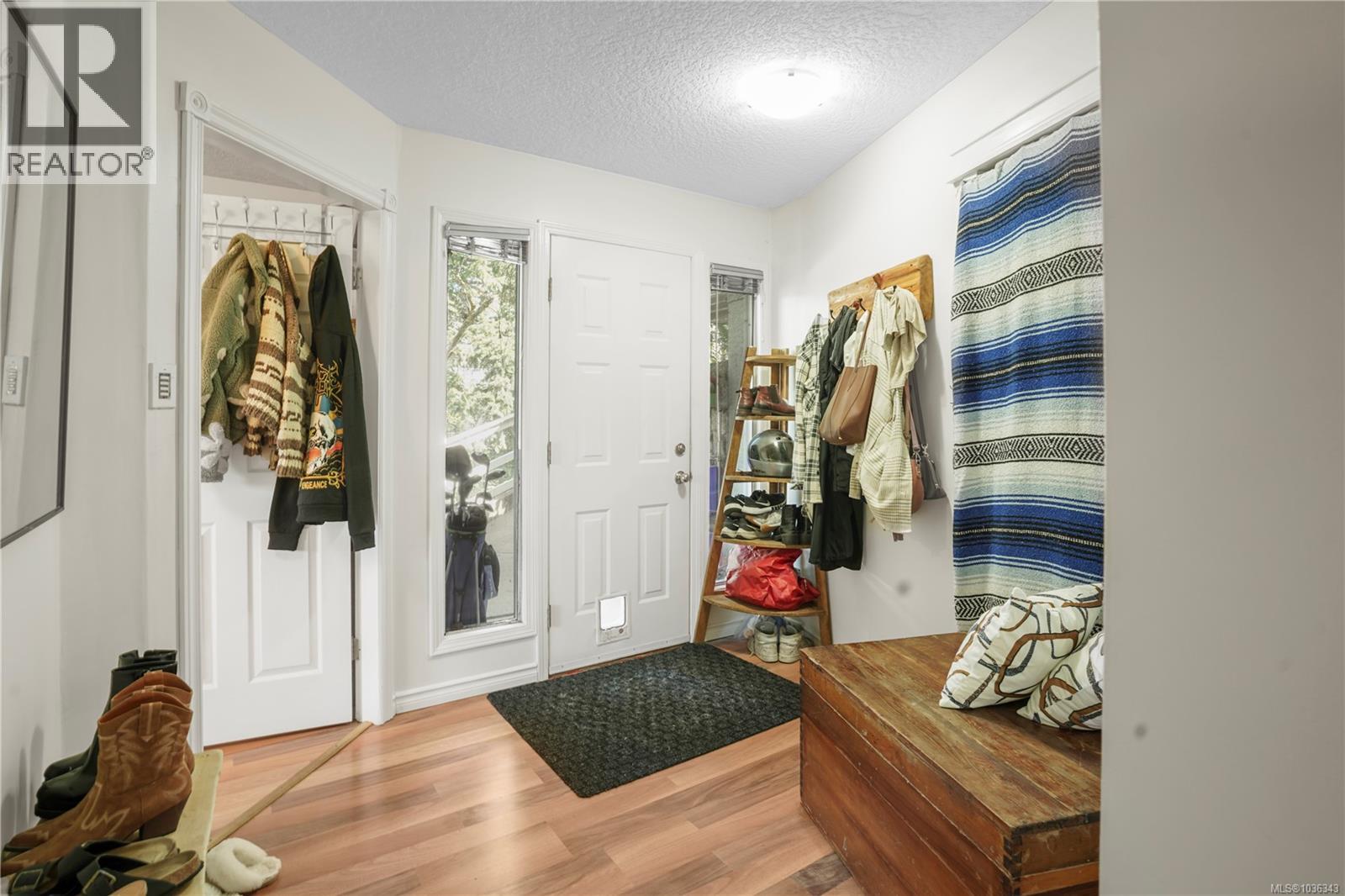 1071 Hyacinth Ave, Saanich, British Columbia  V8Z 2S7 - Photo 24 - 1036343