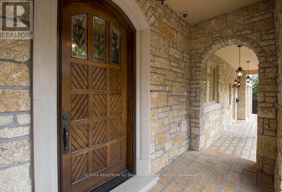 14 St Margarets Drive, Toronto, Ontario  M4N 3E5 - Photo 5 - C13070806