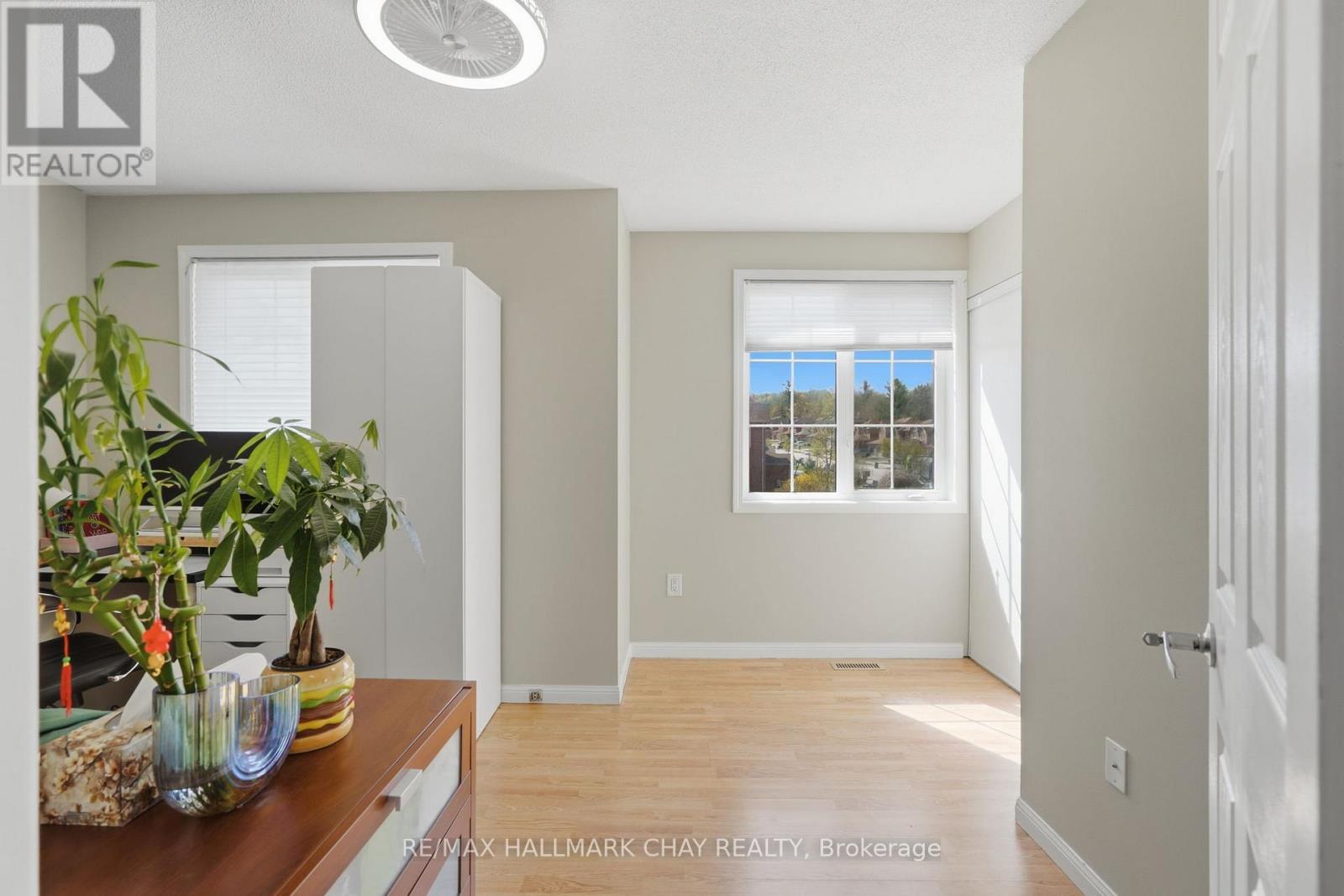 4 Hawthorne Crescent, Barrie, Ontario  L4N 8K1 - Photo 18 - S13110082