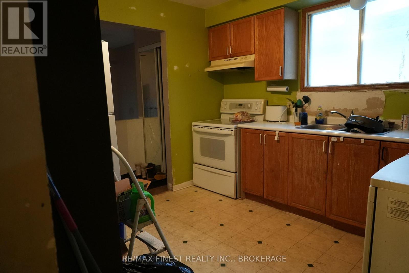 279 Kingsdale Avenue, Kingston, Ontario  K7M 8H8 - Photo 6 - X13012274