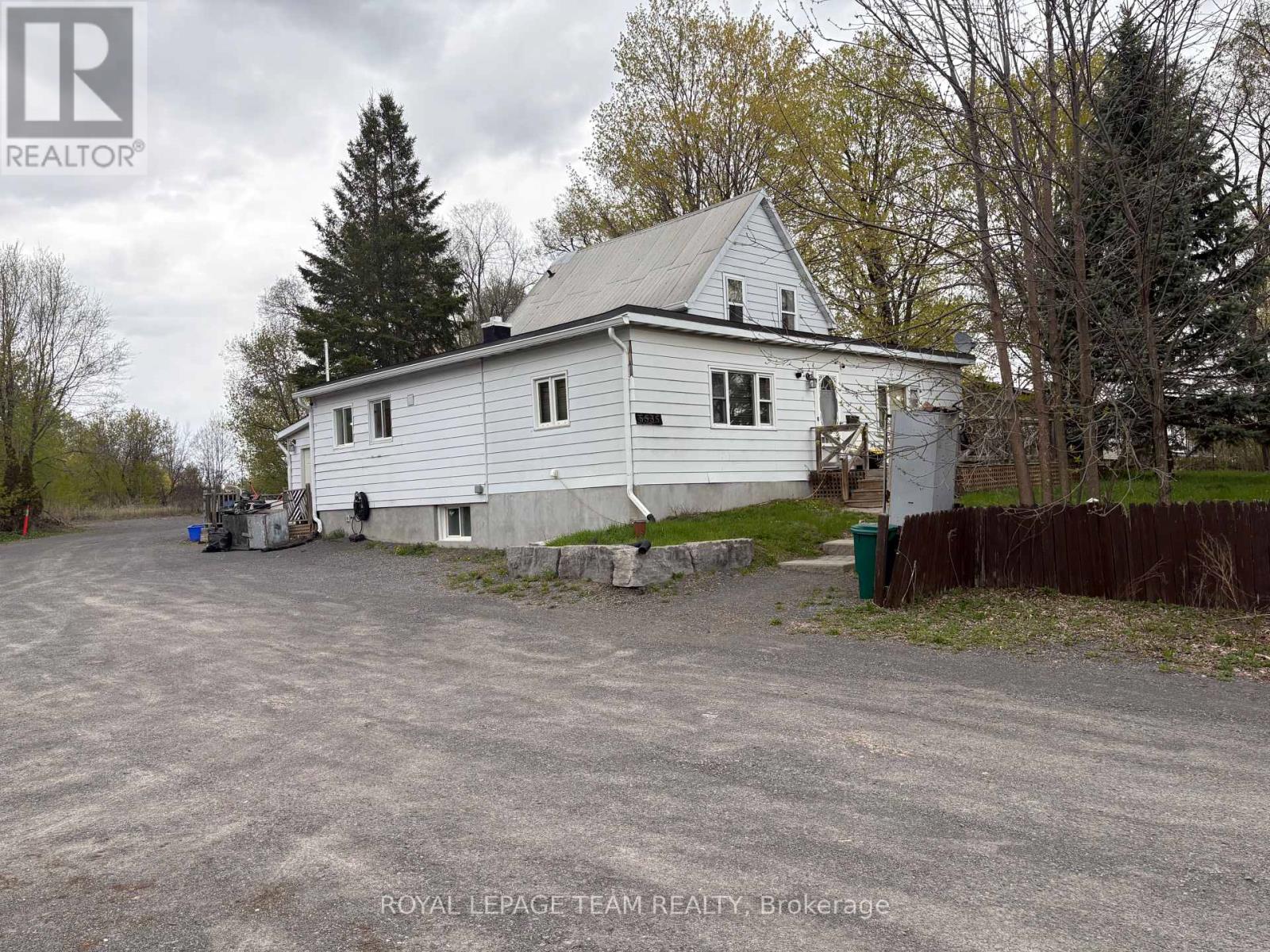 5535 Mitch Owens Road N, Ottawa, Ontario  K1X 1C2 - Photo 2 - X13107692