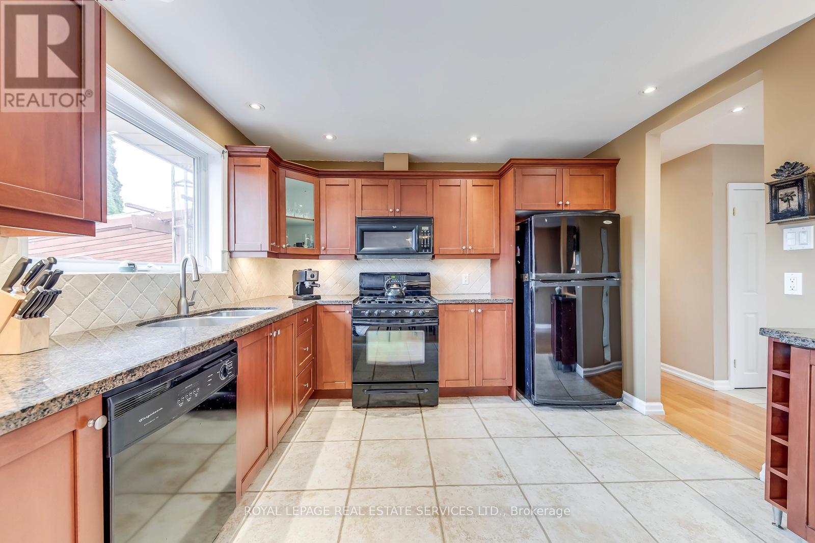 1607 Ewald Road, Mississauga, Ontario  L5G 4C4 - Photo 9 - W13109874