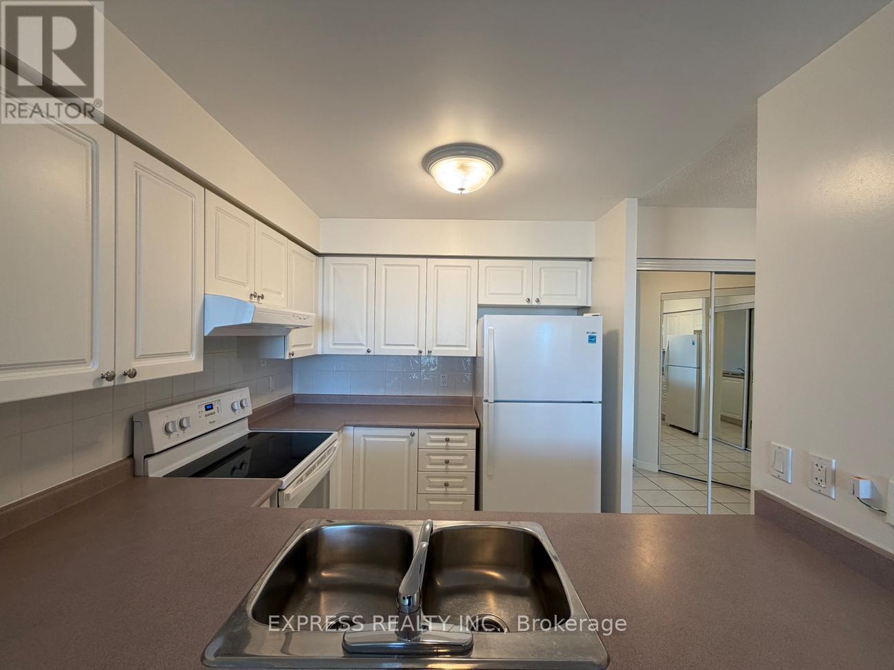 1518 - 8 Hillcrest Avenue, Toronto, Ontario  M2N 6Y6 - Photo 2 - C13113038