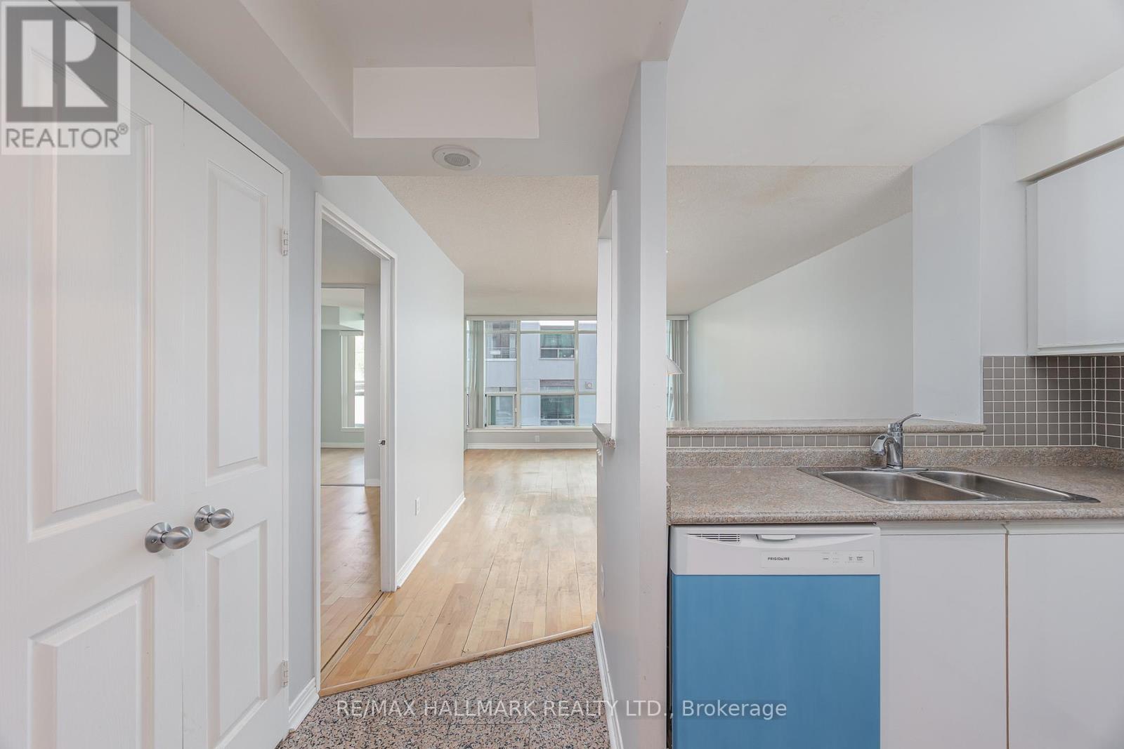 506 - 942 Yonge Street, Toronto, Ontario  M4W 3S8 - Photo 3 - C13113132