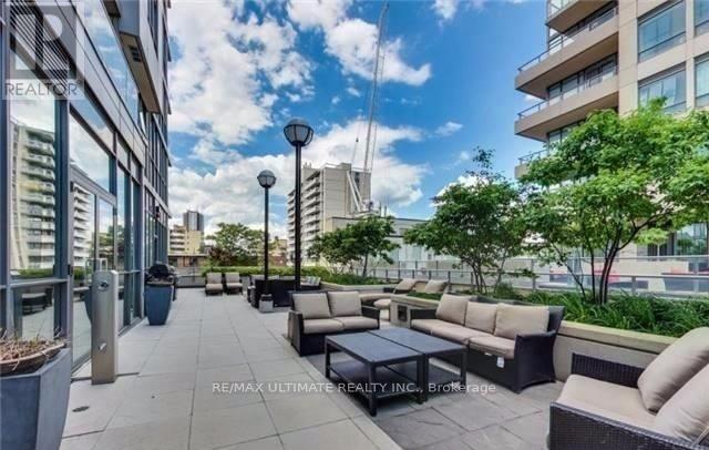 605 - 500 St Clair Avenue W, Toronto, Ontario  M6C 1A8 - Photo 3 - C13113292