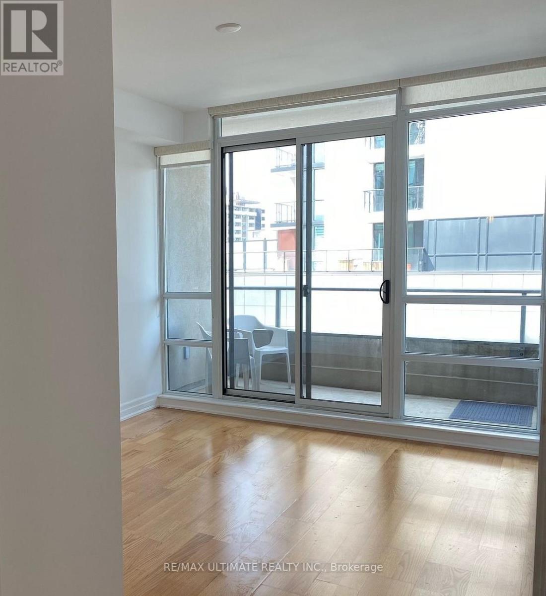 605 - 500 St Clair Avenue W, Toronto, Ontario  M6C 1A8 - Photo 5 - C13113292